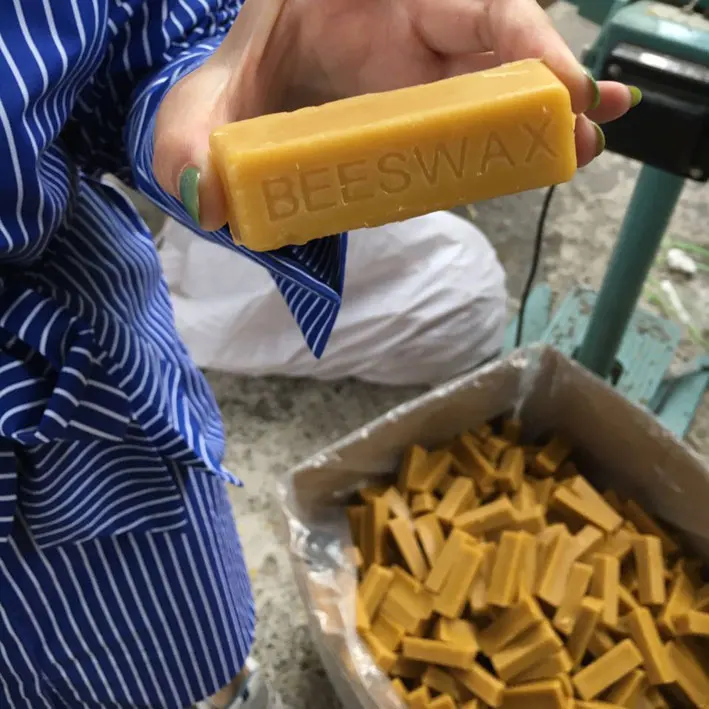  Оптовый поставщик натуральный пчелиный воск для пищевых продуктов 100% Сырье оптом
