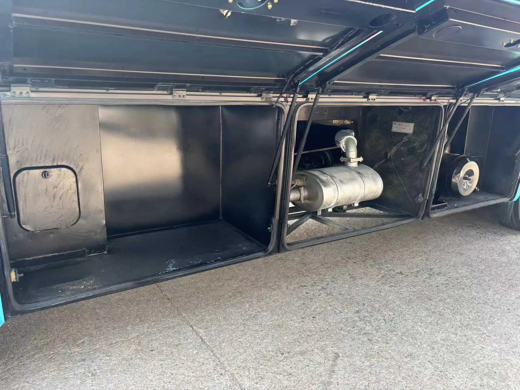 Hot sale RHD bus used luxury bus in china 3+2 seats city buses for sale