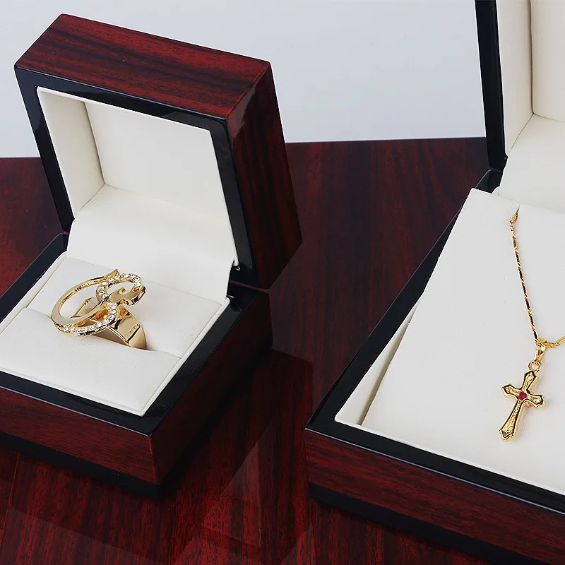 Wholesale bright paint wooden ring jewelry storage high-end jewelry box simple flip-top wooden ring box