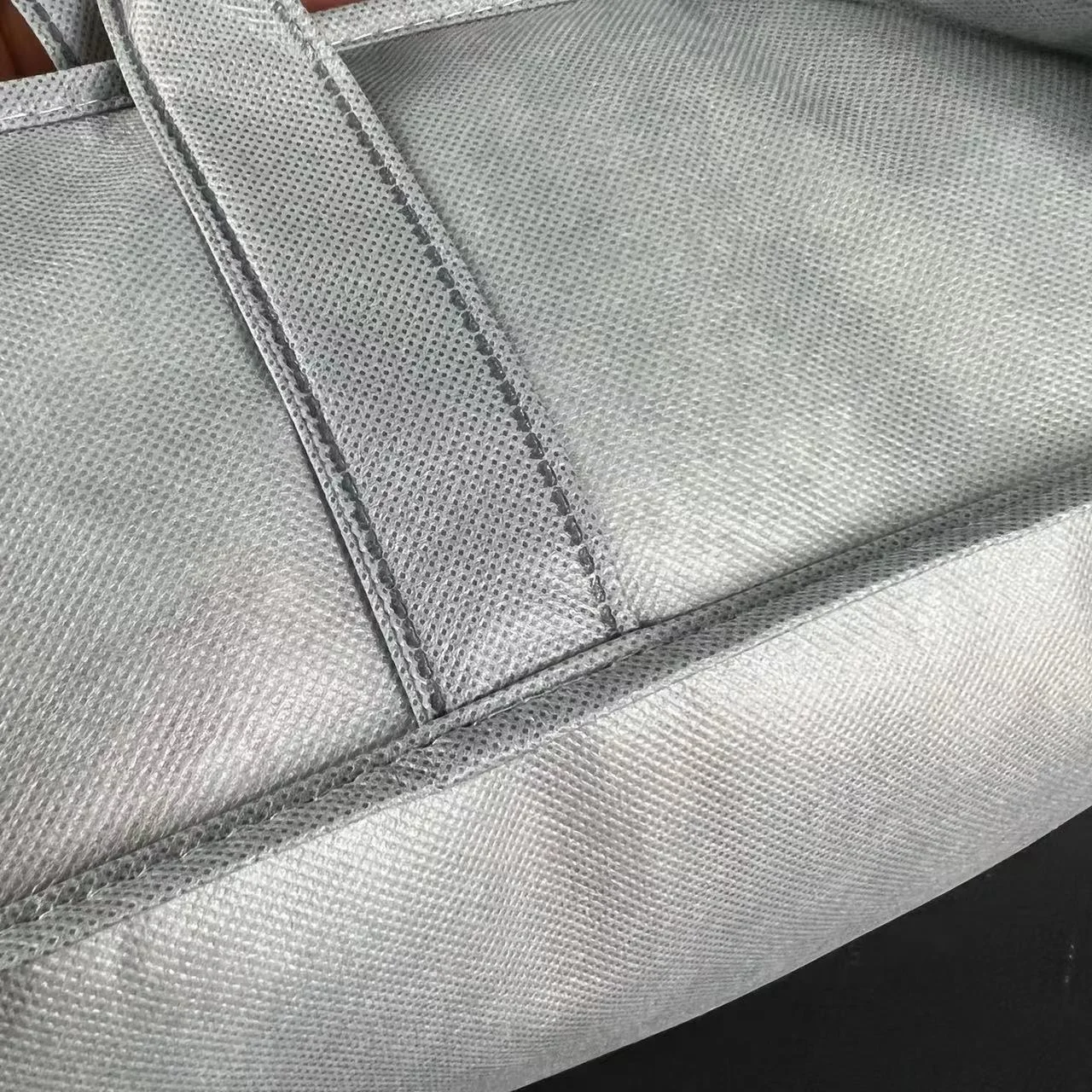 Non Woven and Pvc Bag with Zipper for Bedsheets for Sale