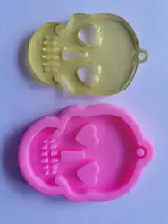 Силиконовая форма для брелока с черепом