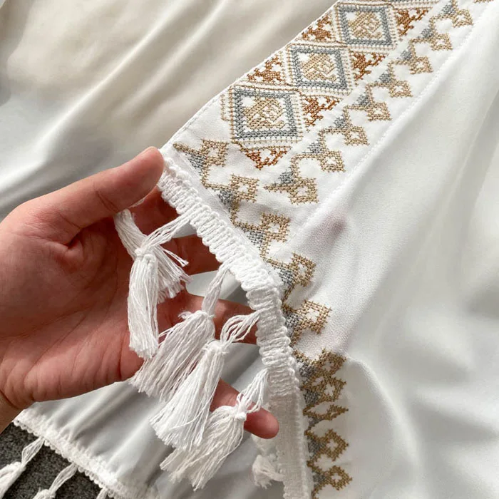 LY3064  New 2023 Fashion Design Black White Color Embroidery Bohemian Kimono Shirt Blouse Bohemian Blouses Jacket