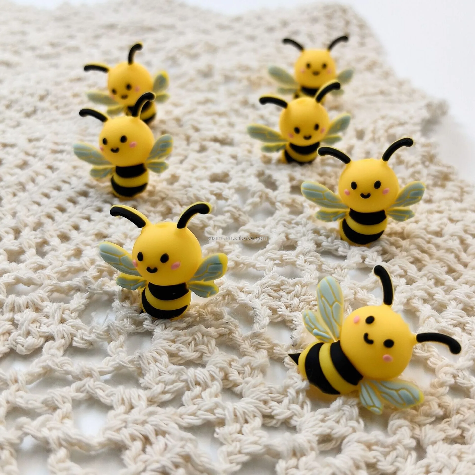 2024 New Soft Food Grade Cartoon Bee Charms DIY Accessories 3D Silicone Focal Beads For Decoration Jewelry Pens Keychain Making