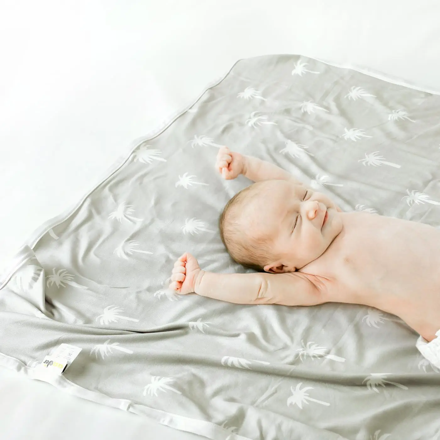 Double Layered Baby Stroller Blanket Warm And Cozy Plush Comfort For On-The-Go Perfect For Winter