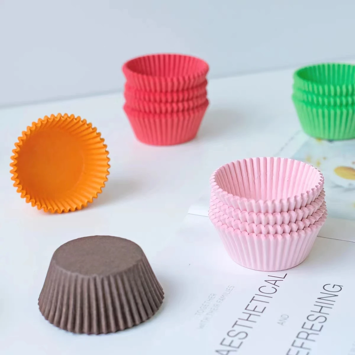 Wholesale Celebration Gift Greaseproof Paper Baking Cake Cups Muffin Cup Disposable Cupcake
