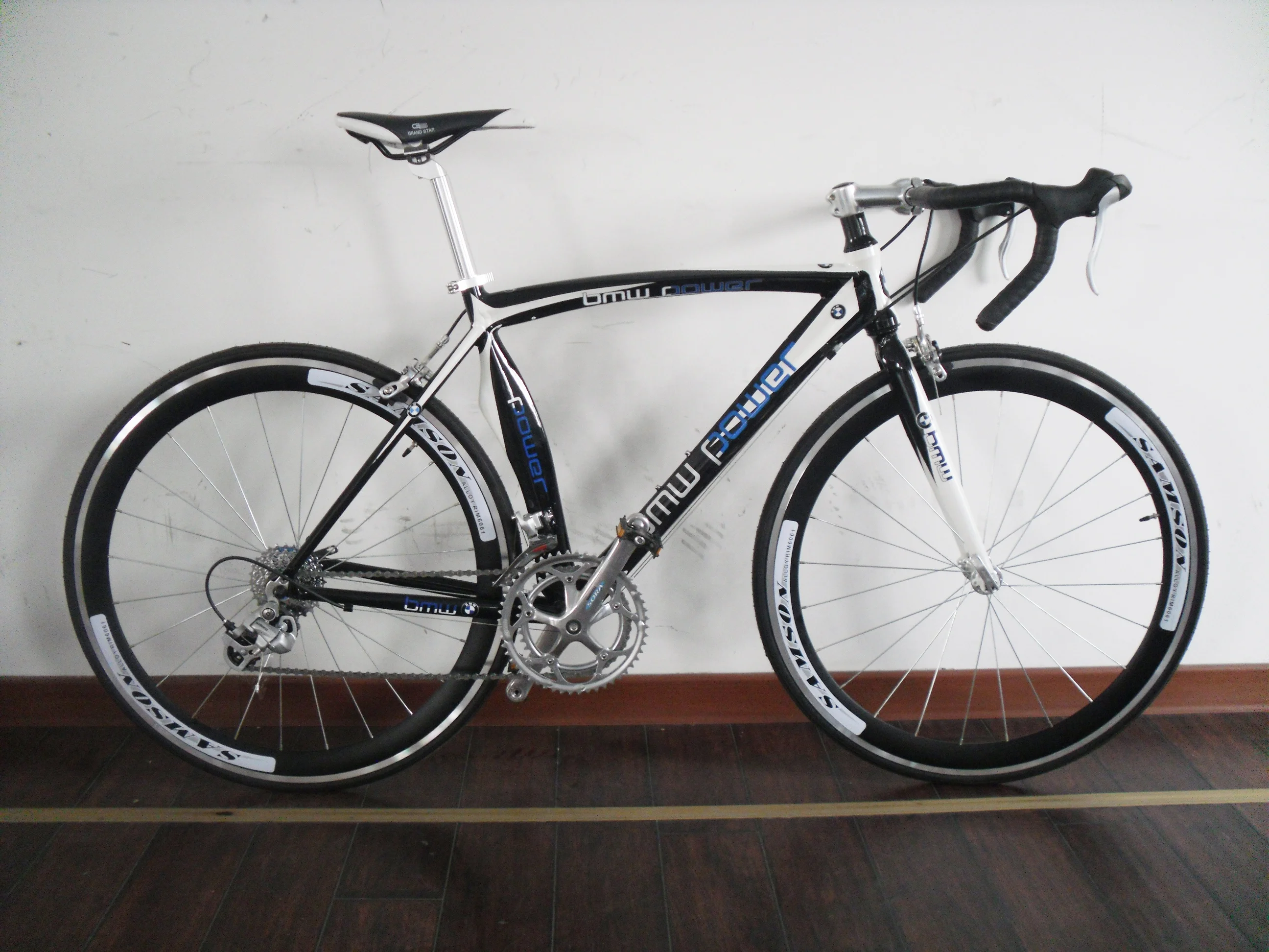 700C RACING BIKE drop bar road bike aluminium frame high quality 24 speed racing bicycle