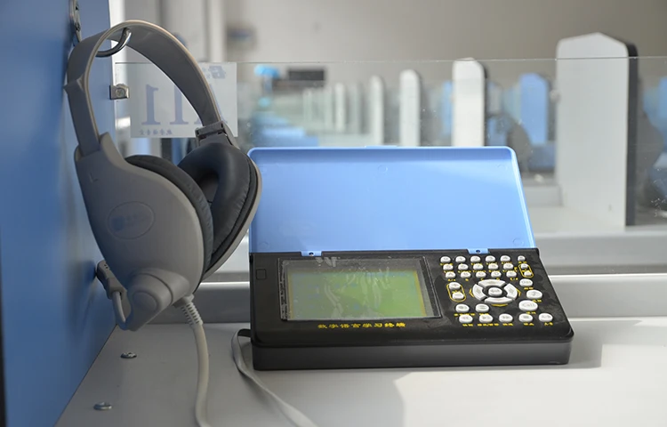 Education and training equipment for primary and middle school students