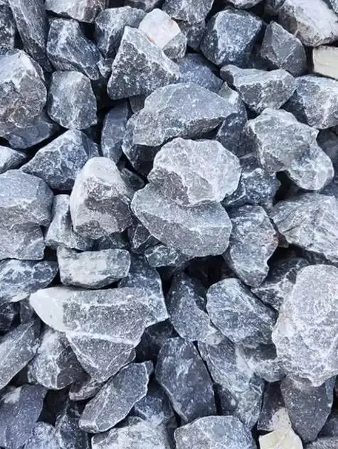 Manufacturer wholesales low-priced gray crushed stone, melon seed flakes, crushed stone, high-grade ordinary crushed stone