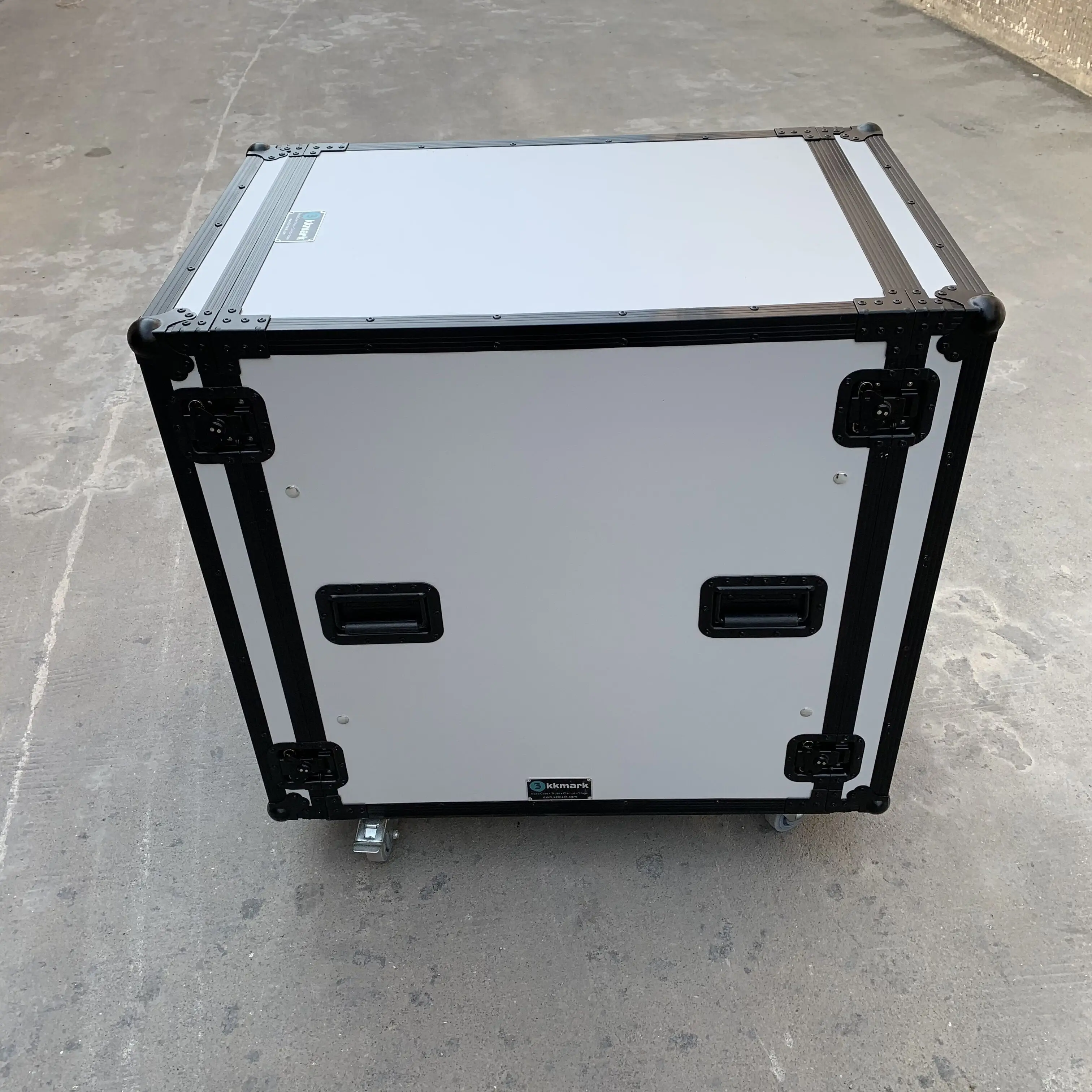 kkmark Shockproof Amp Casters white color 6u 8u 10U 12u Space 24 19 Inch Depth Rack Mount flight road case