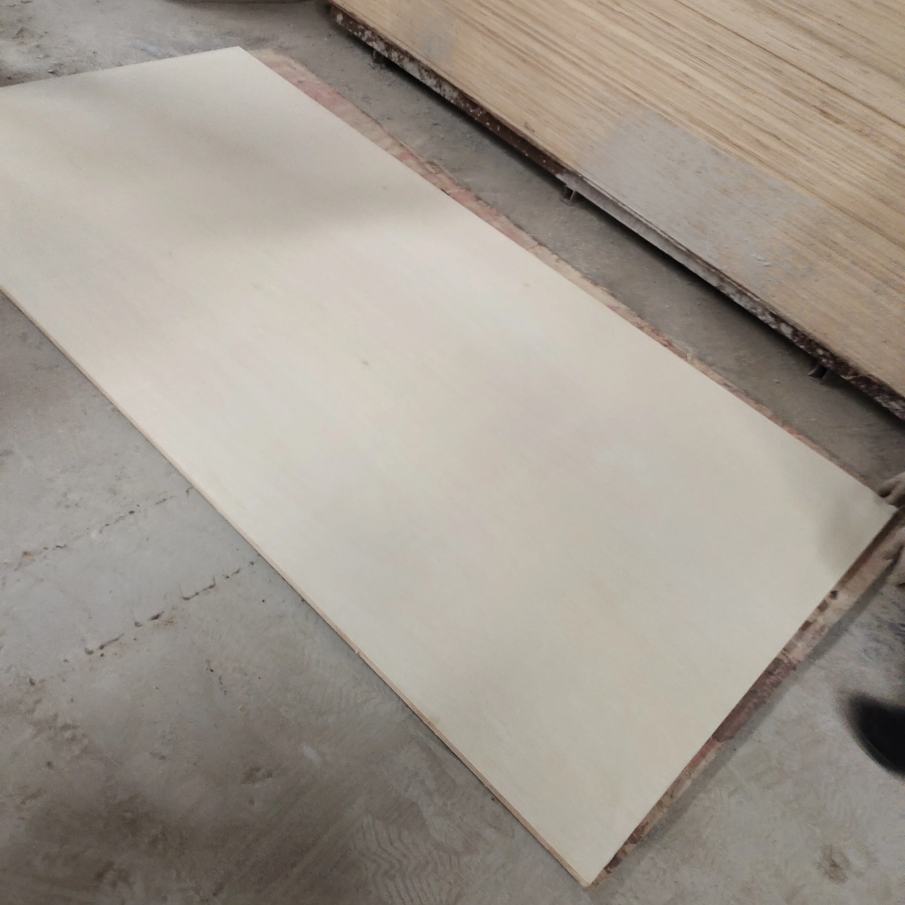 7-Ply boards outdoor office building commercial poplar core shuttering plywood