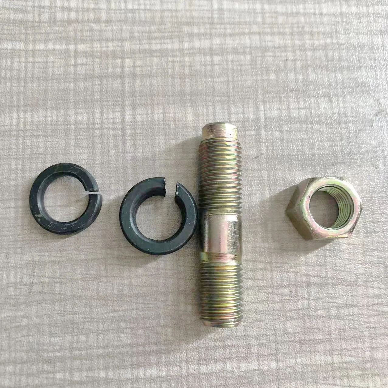 auto parts Knuckle Studs M12*45 for Toyota land cruiser 90126-12010