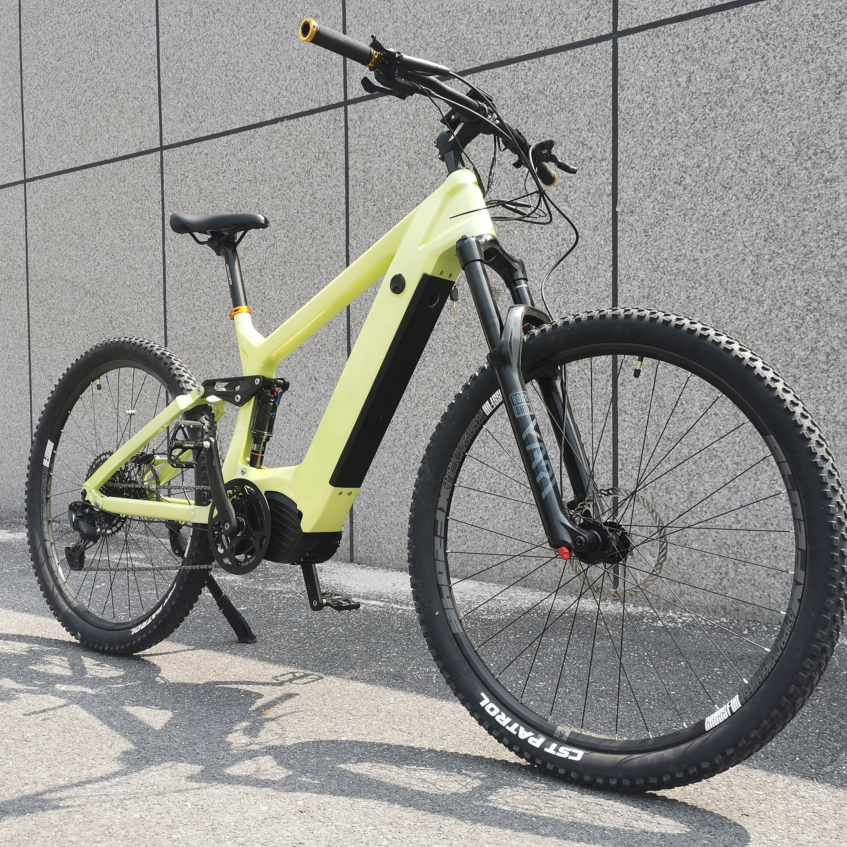 Ultra Carbon fiber Electric city bike Bicycle other electric bike Electric City Bike with shimano kit for Europe Market