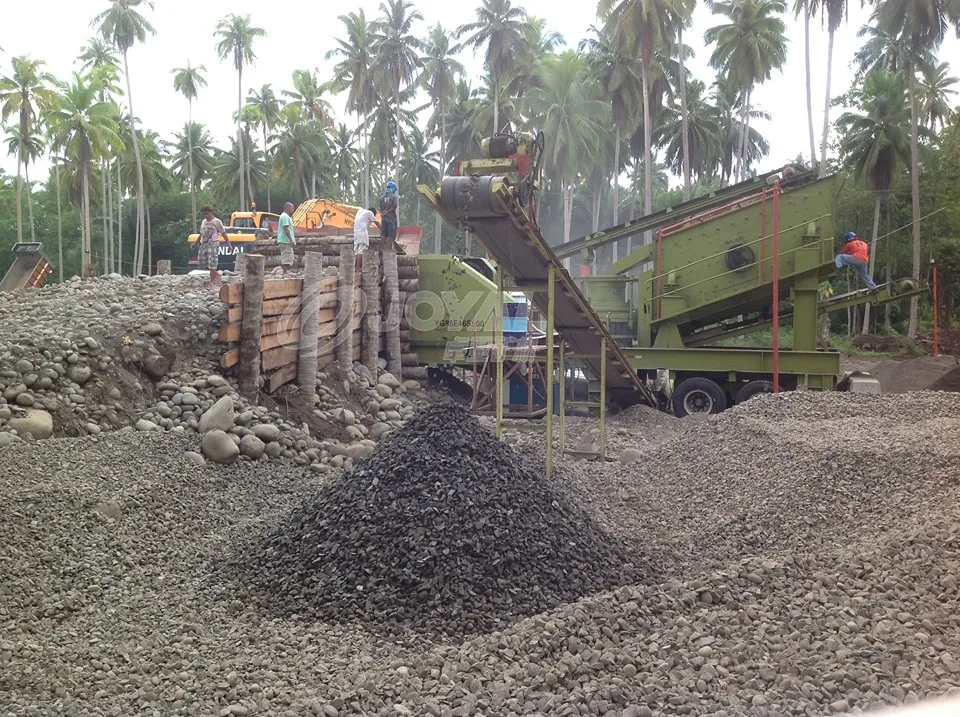 High Performance Mobile Stone Crusher 130Kw Quarry Stone Crusher Crushing Plant Conveyor