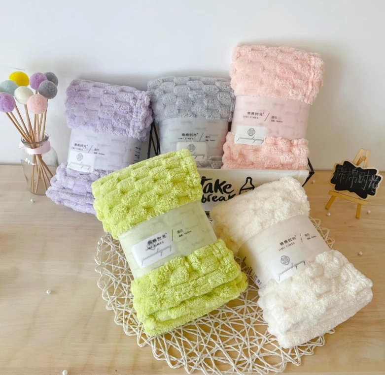 The factory wholesale Hotel Luxury microfiber bath towels Custom LOGO coral fleece bath towel set custom face towels