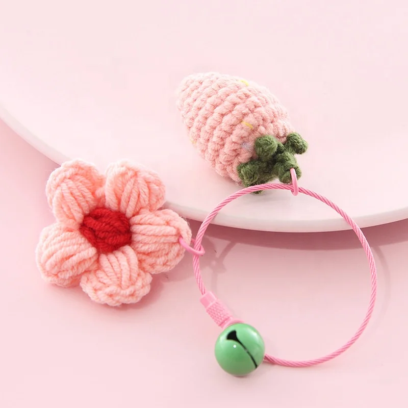 Promotional Knitted Yarn Rainbow Samile Face Flower Keychain Pendant Tag with  Screw Locking Wire Loop or Lobster Clip Wholesale