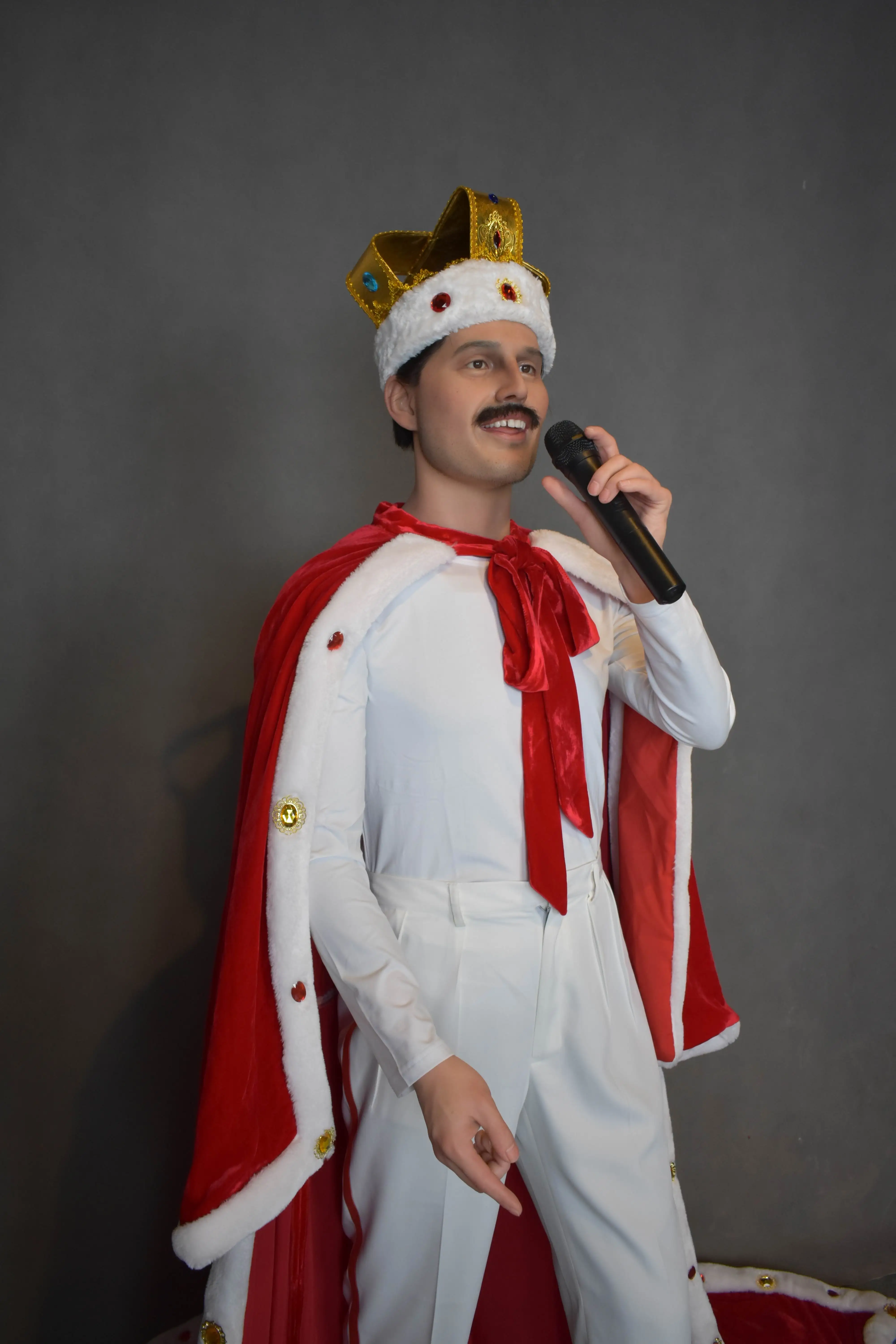 Hot sale factory customized OEM life size wax figure waxworks for museum