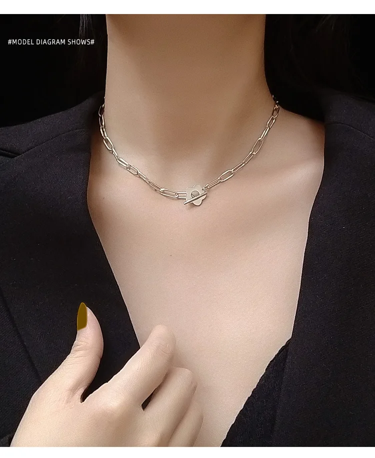 
Personality Korean Vintage Thick Chain Necklace Golden Fashion Flower Pendant Necklace 