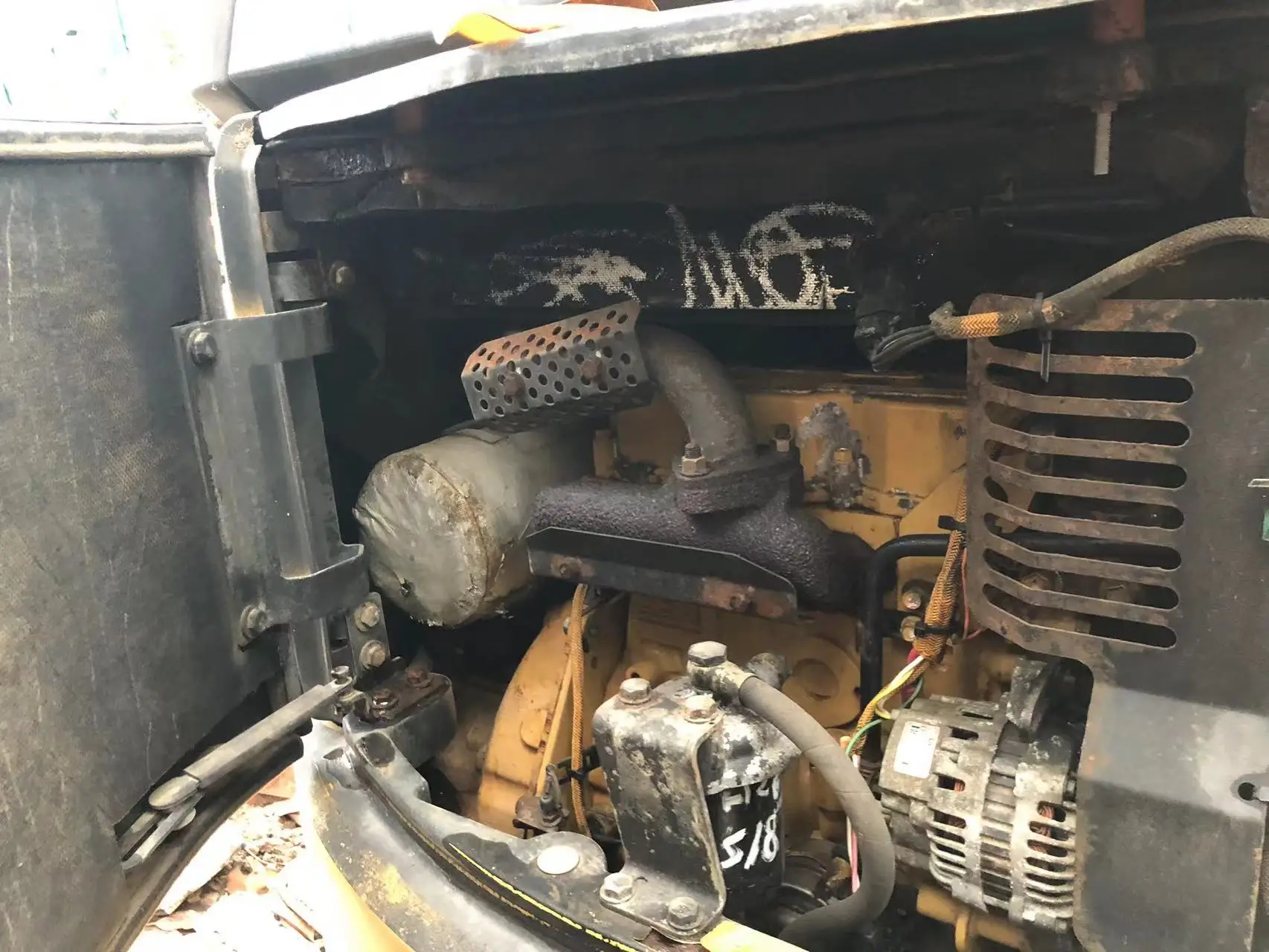 cat 303 used excavator second hand yellow crawl made in china cabin with closed dipper caterpillar