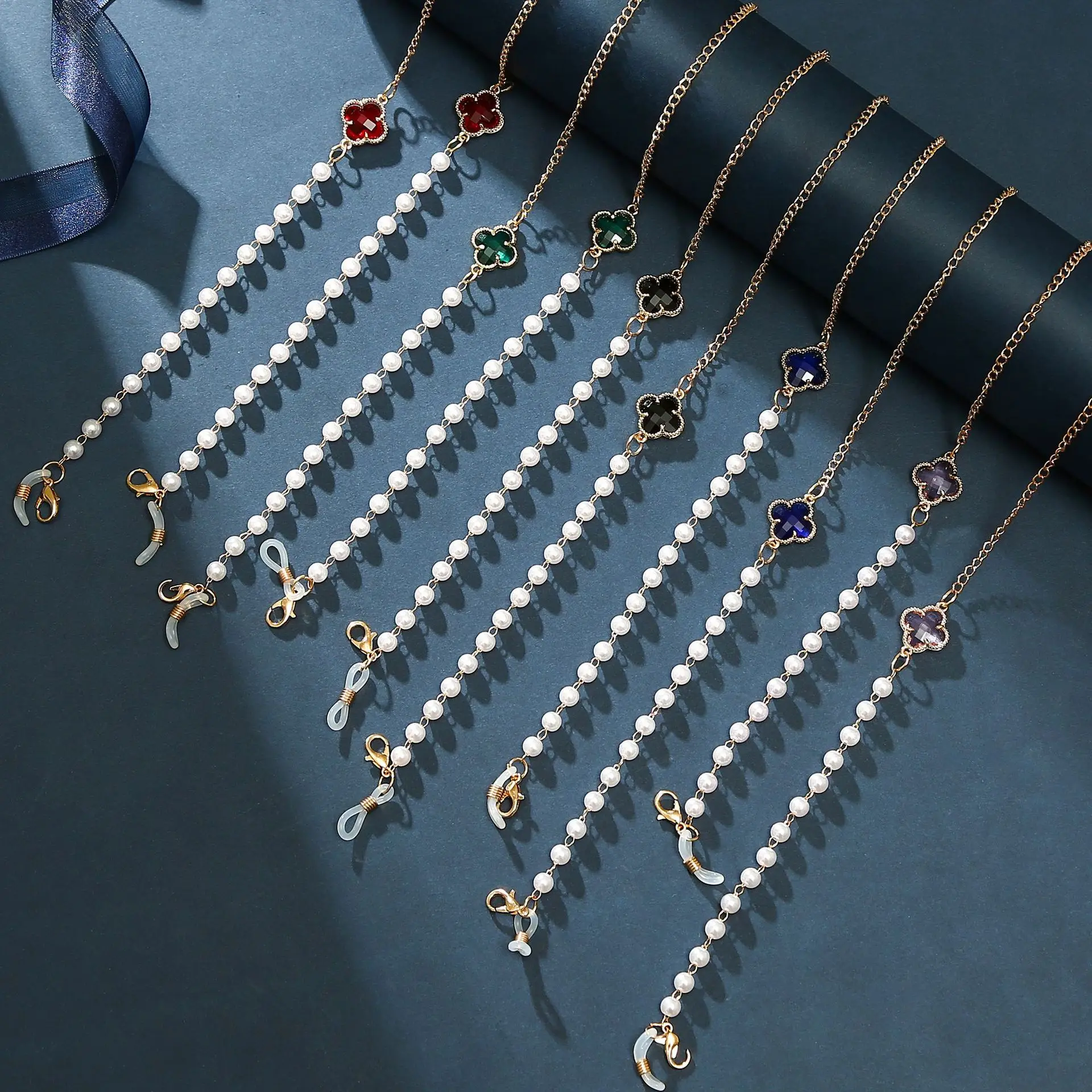 New Creative Glasses Chain 70cm Anti-lost Rope Four-leaf Clover Black Gem Metal Necklace Holder for Women