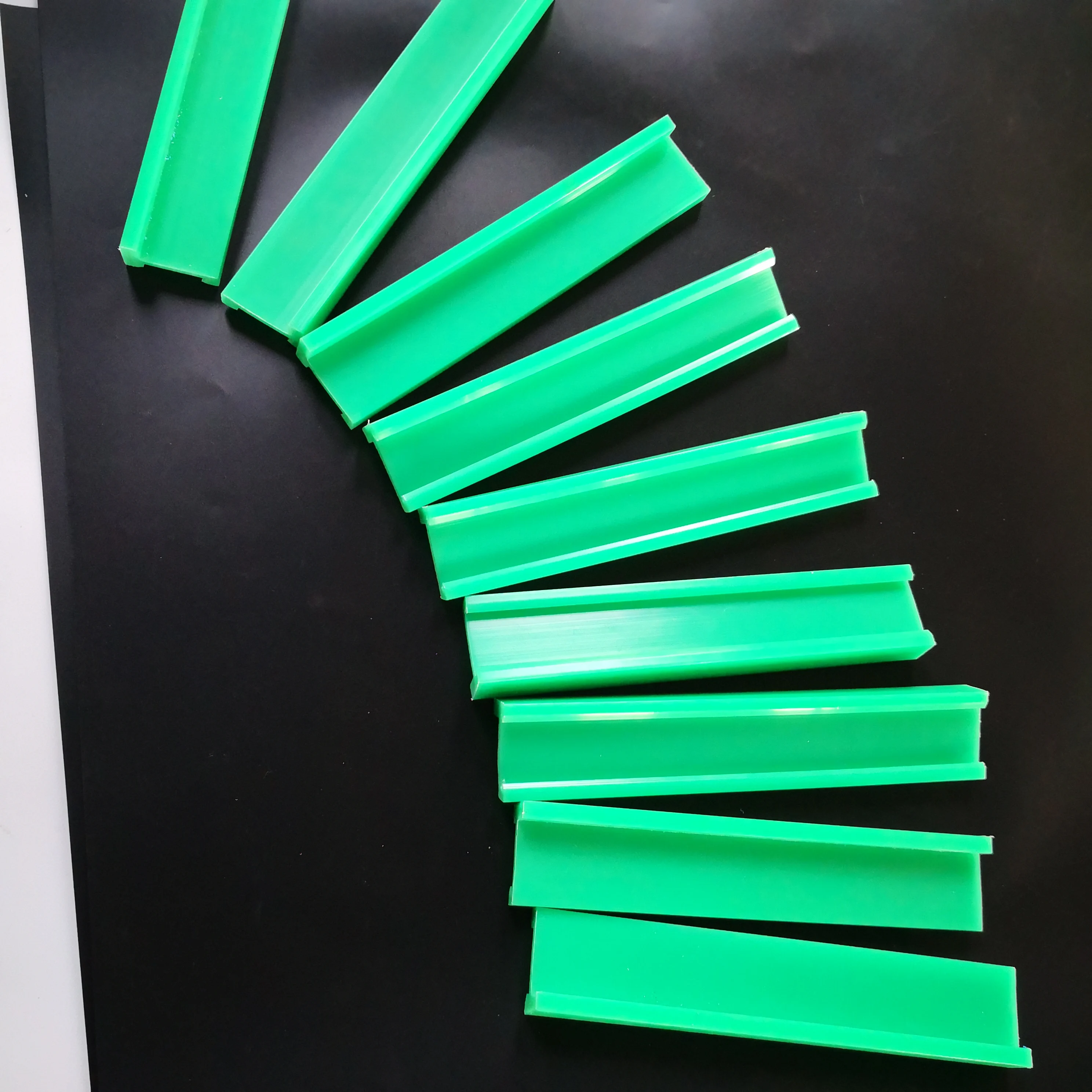 Factory Supply Extruded Uhmw Pe Profiles Wear Strip Plastic Strip