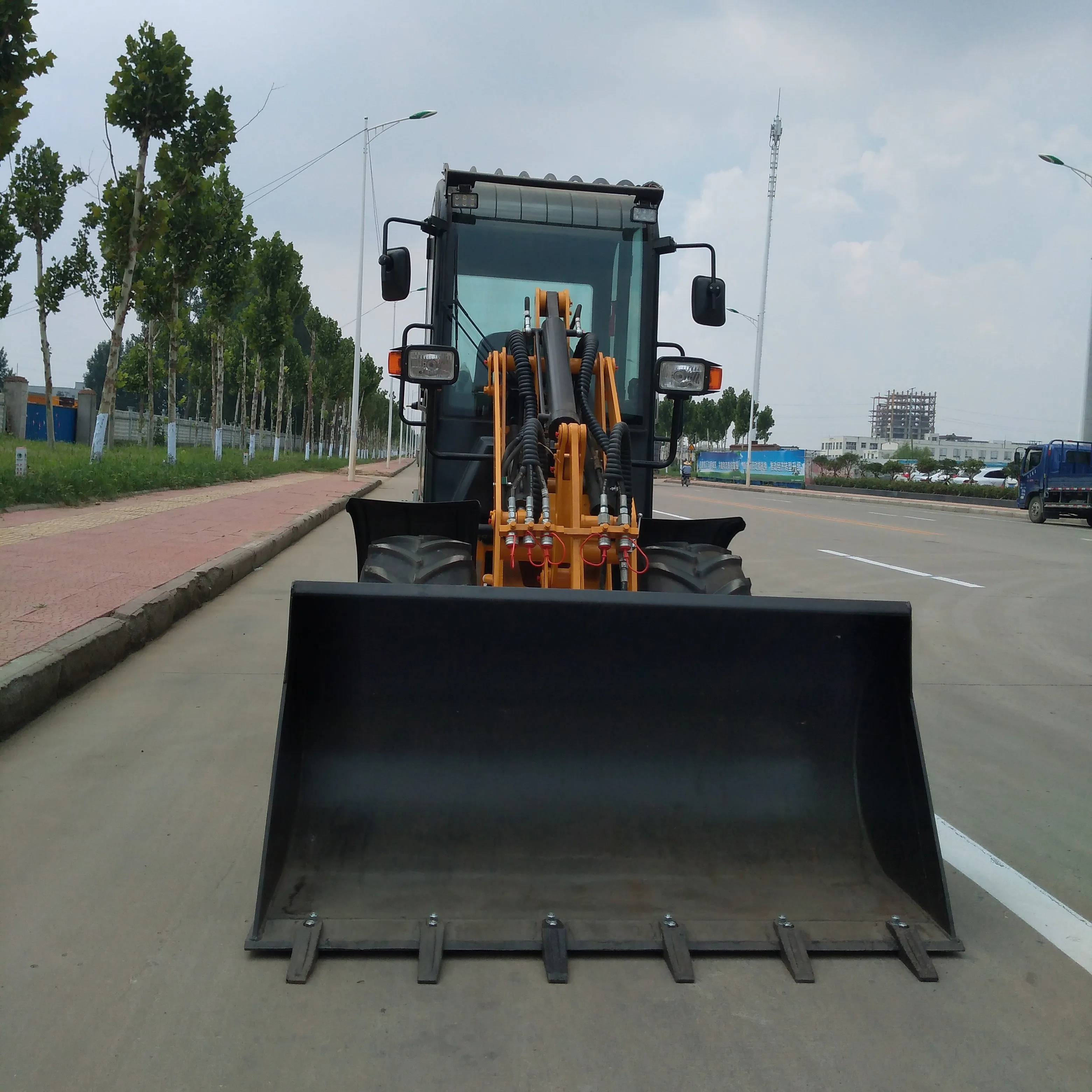 Best selling in 2023 1 ton and 2.5 tons mini tractor excavator