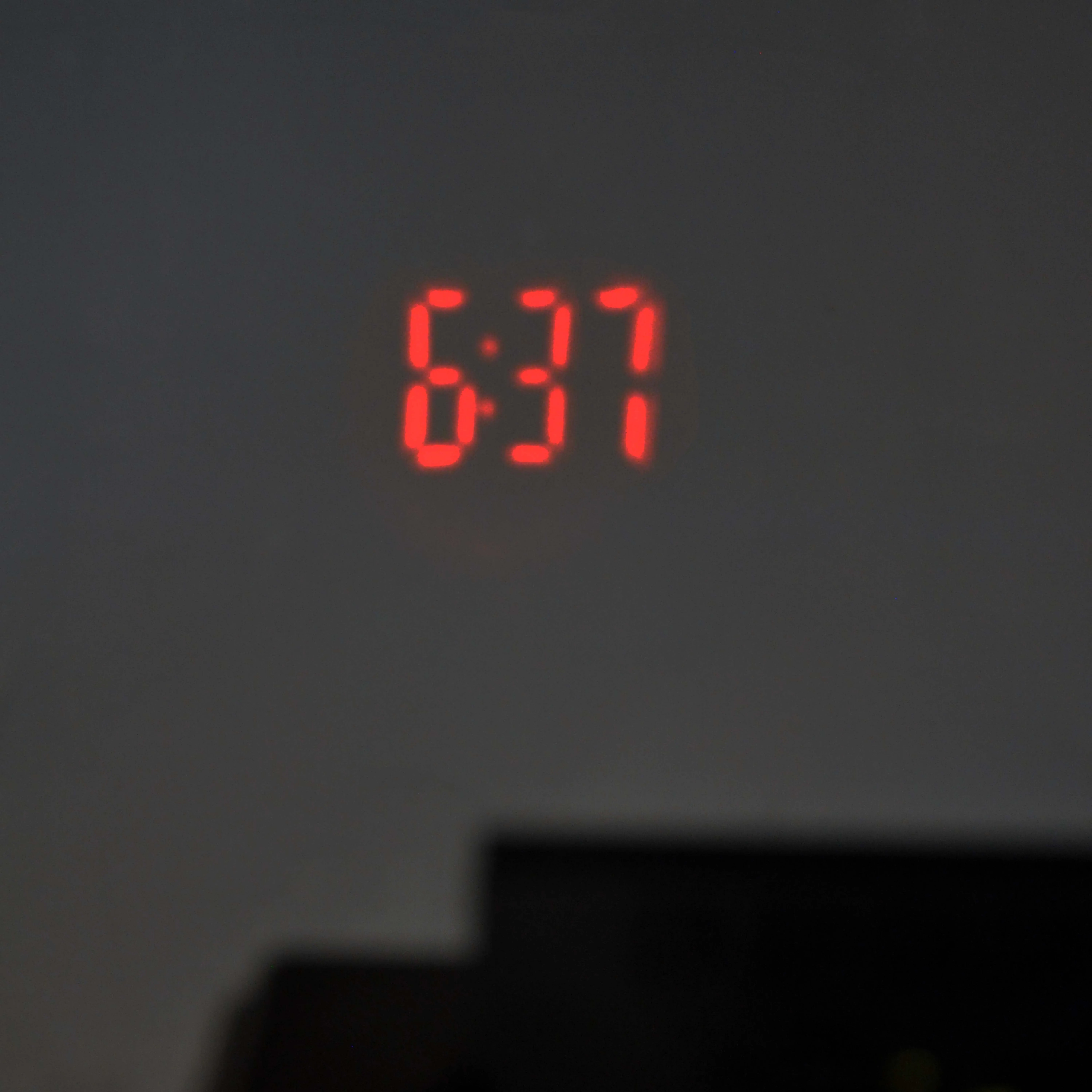 LED minimalist and fashionable digital projection clock snooze function date temperature and brightness adjustment night mode