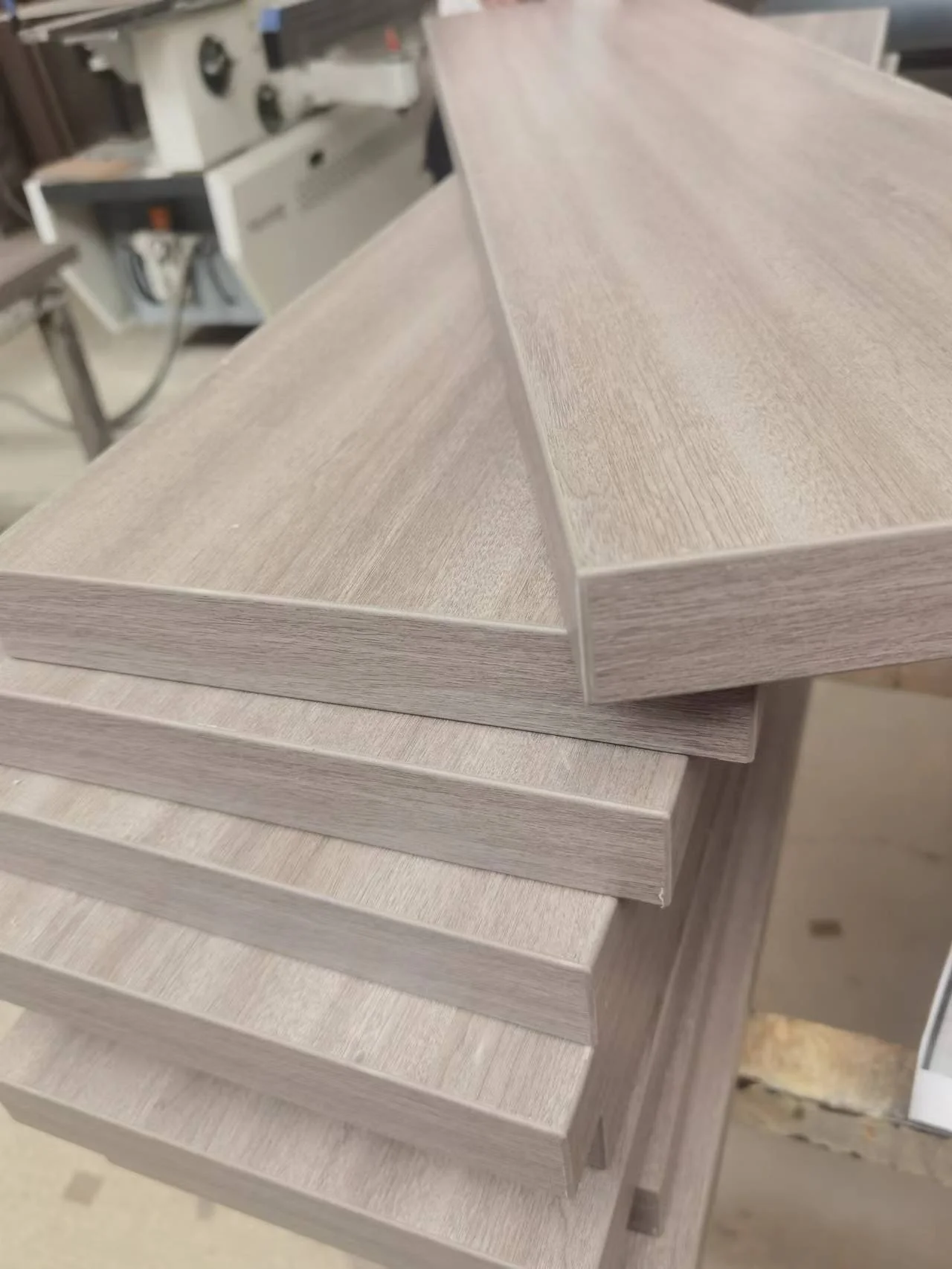 Hot promotion of new explosive products Solid wood tread Lacquerless stair tread