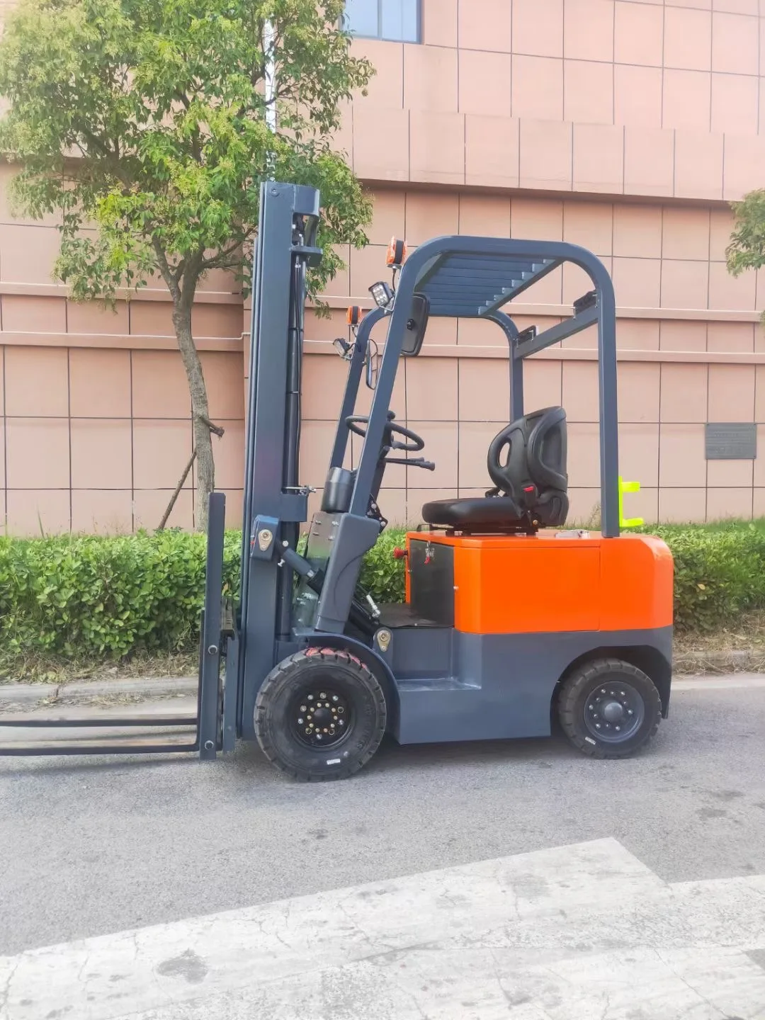 Four Wheels 1ton 1.5ton 1.8ton 2ton 2.5ton 3ton 3m 5m 6m Battery Operation Electric Fork Lifter Truck Forklift Factory Price