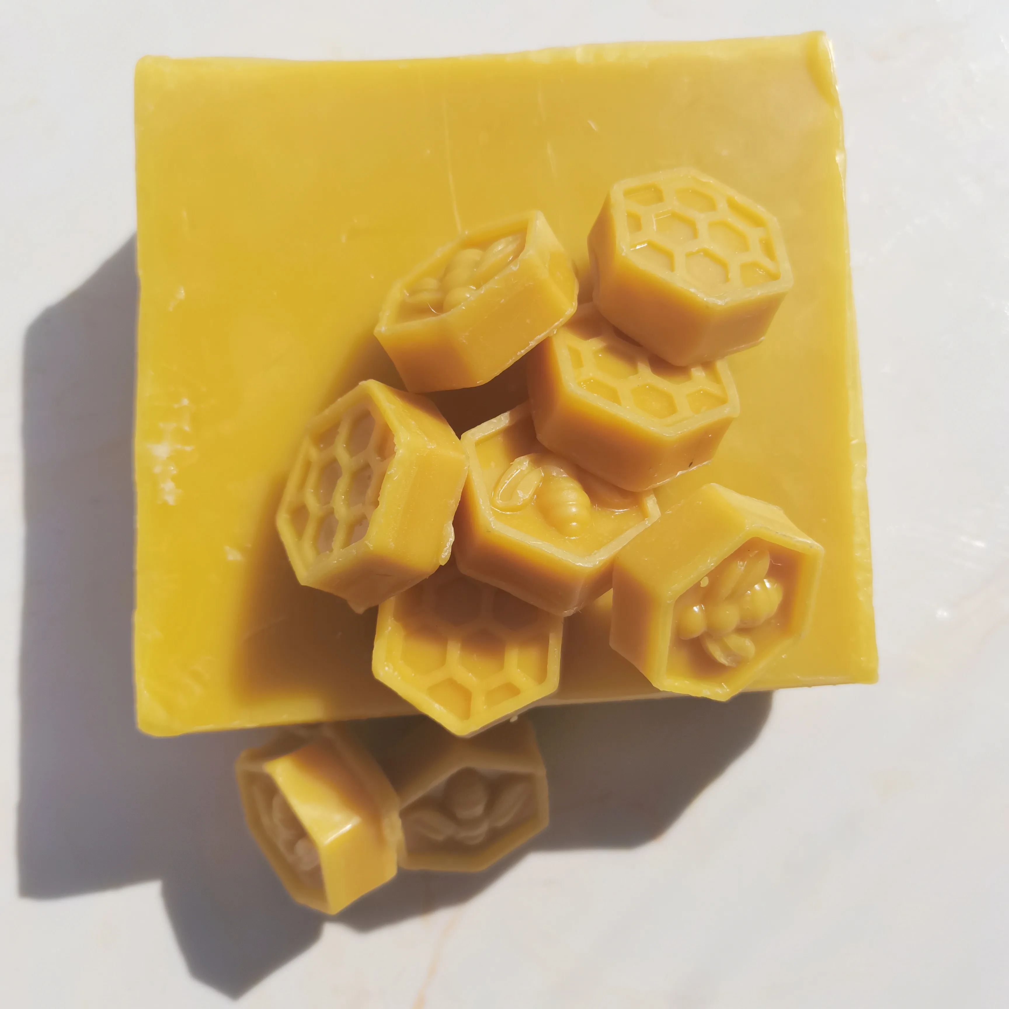 Beeswax granules Yellow beeswax is used in food grade beeswax candles