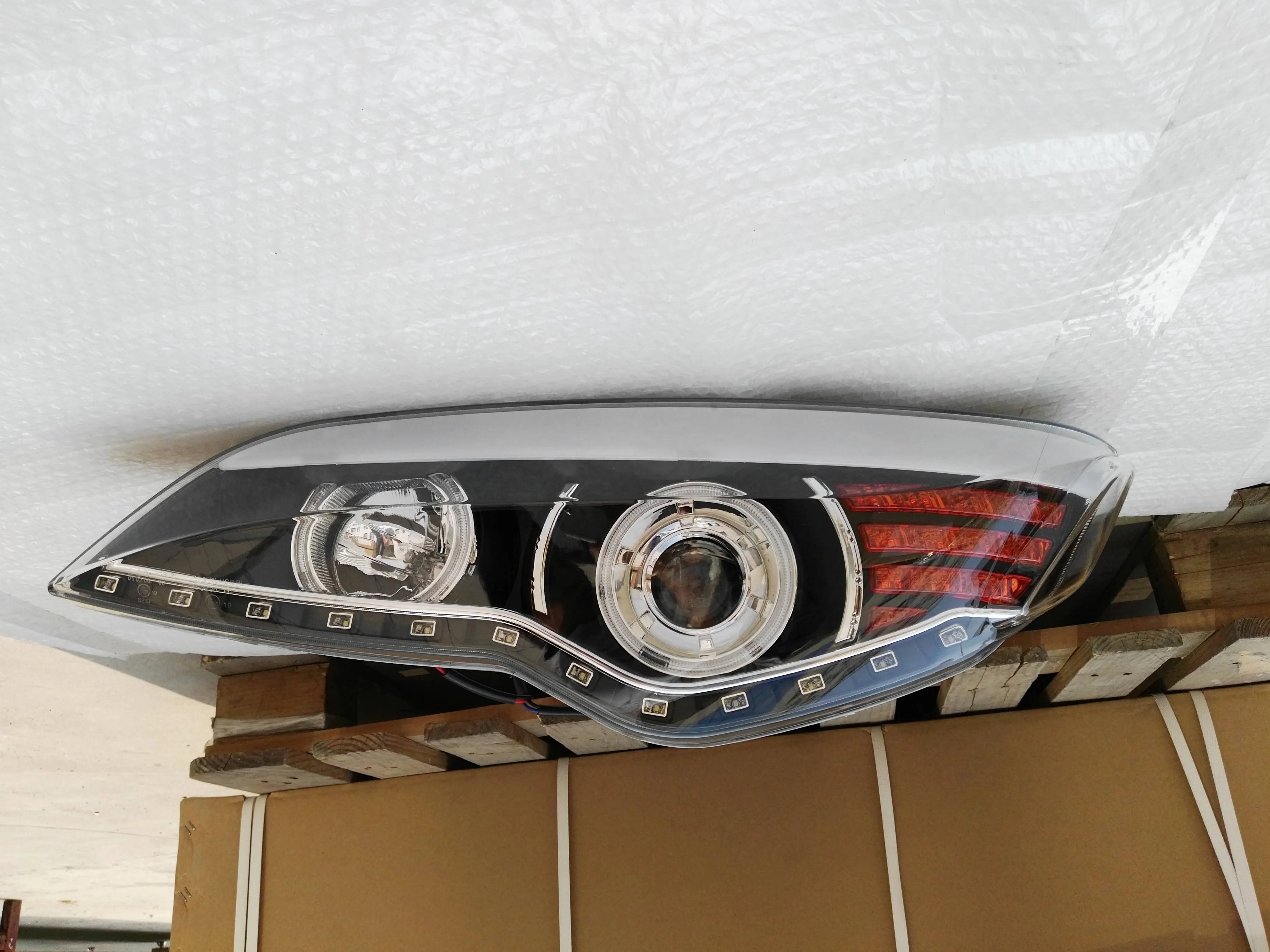 HEAD LAMP 605*366   HC-B-1176