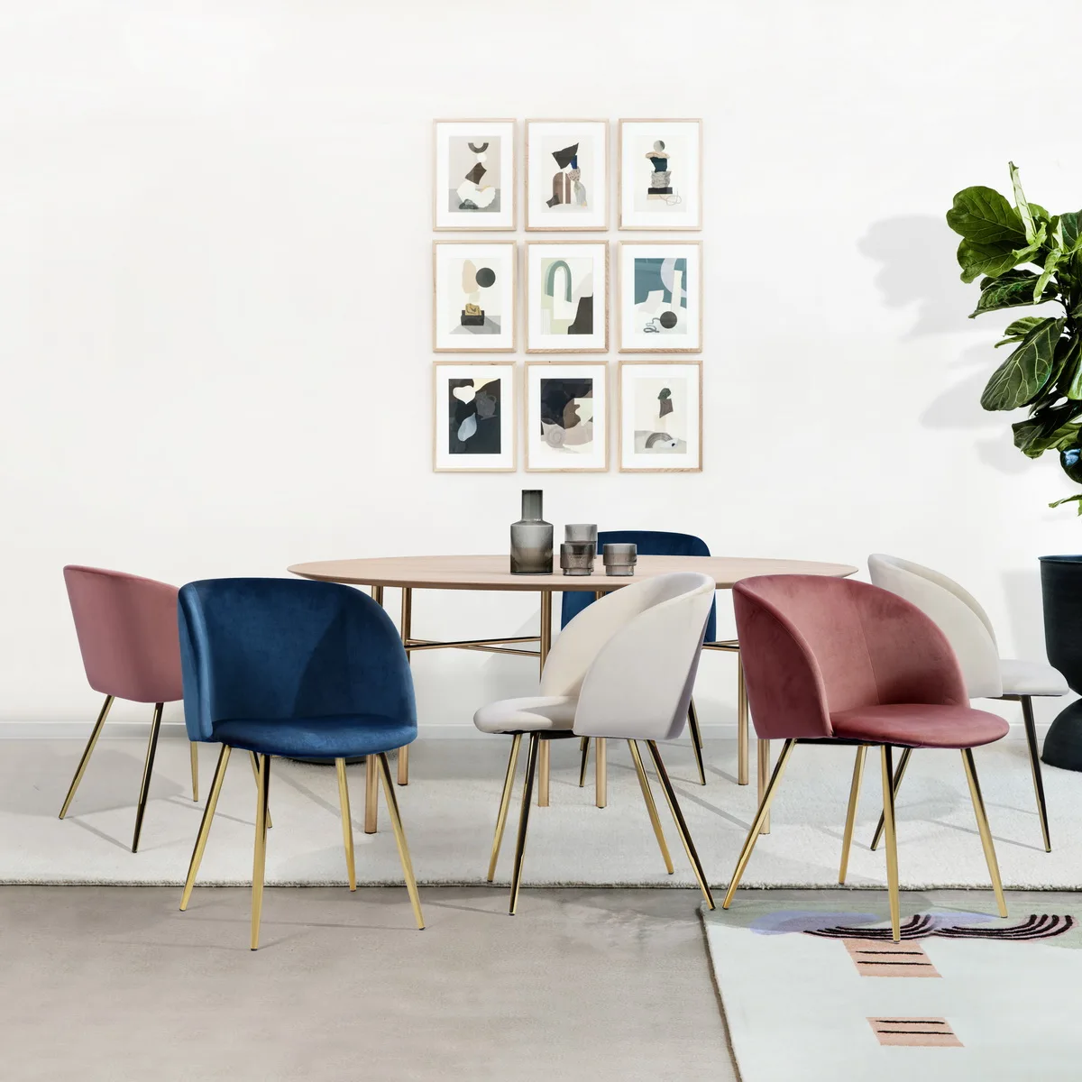 
OEM luxury comfortable soft nordic velvet dining chairs beige modern fabric living room chairs dining with gold legs 