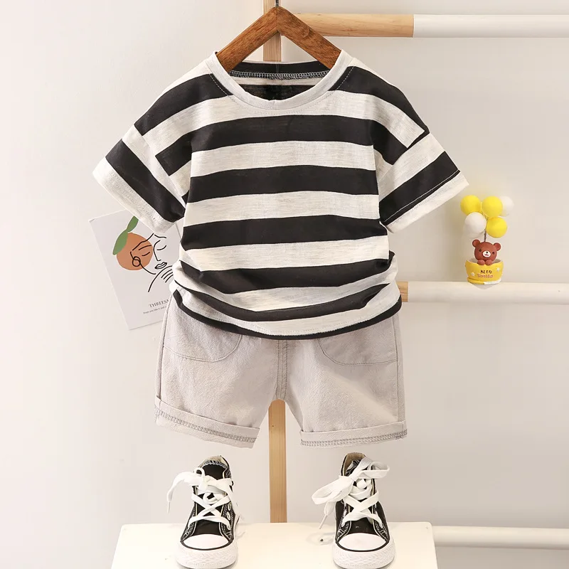 Boys striped short-sleeved solid color casual shorts summer round neck baby two-piece set