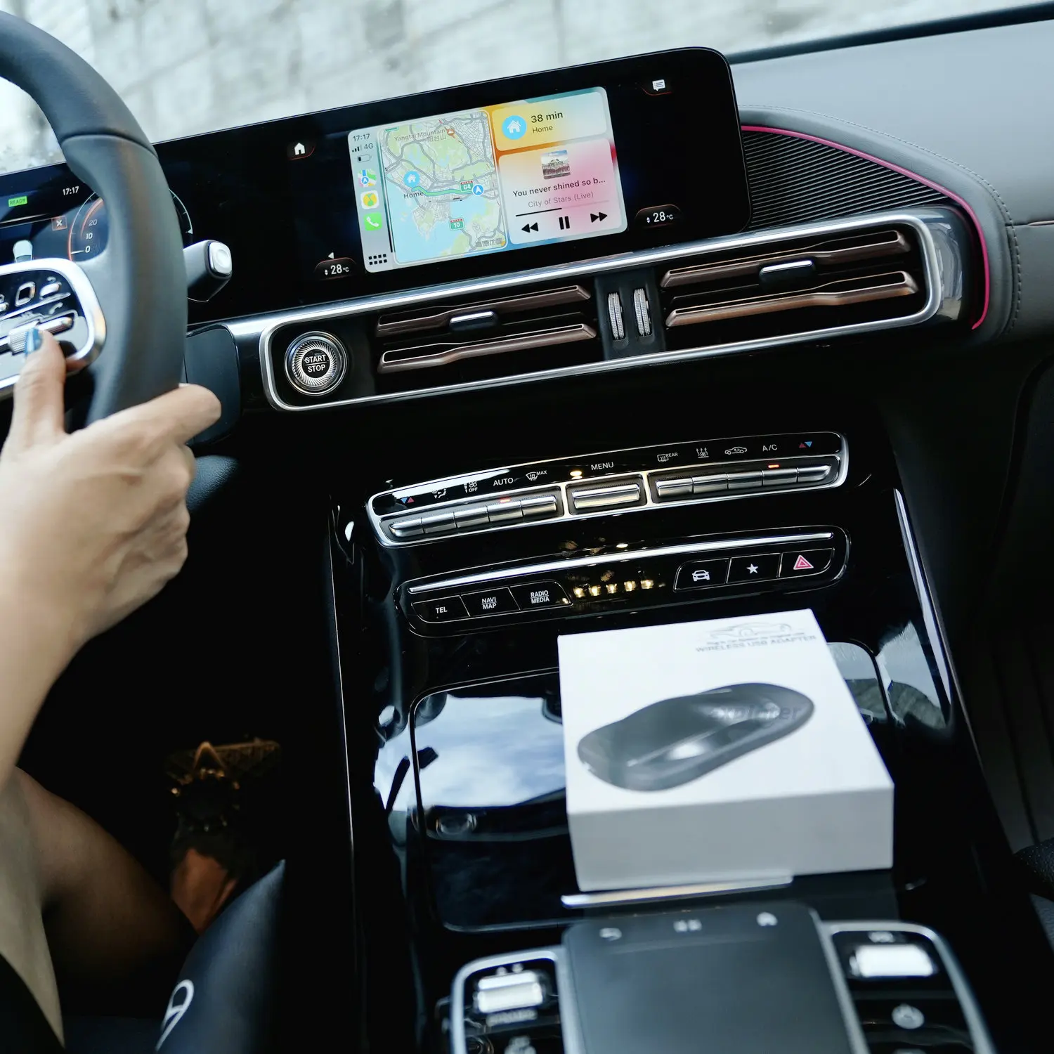 Exploter ApplePie Universal wireless CarPlay Youtube Netflix & wireless Android Auto Download APP video Car media adapter