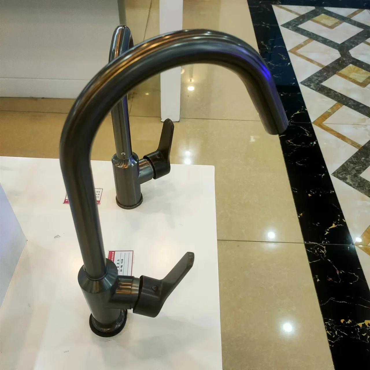 Economical Factory Bathroom Kitchen Taps and Brass Faucet Single Handle Single Hole Sense Faucets