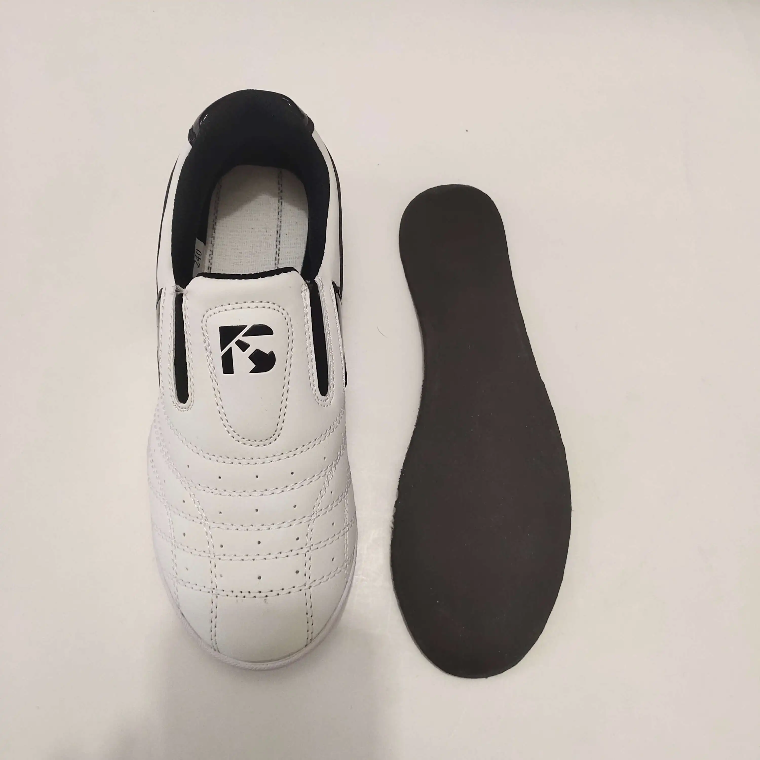 Comfortable cheap sample free shipping wholesale Durable taekwondo shoes