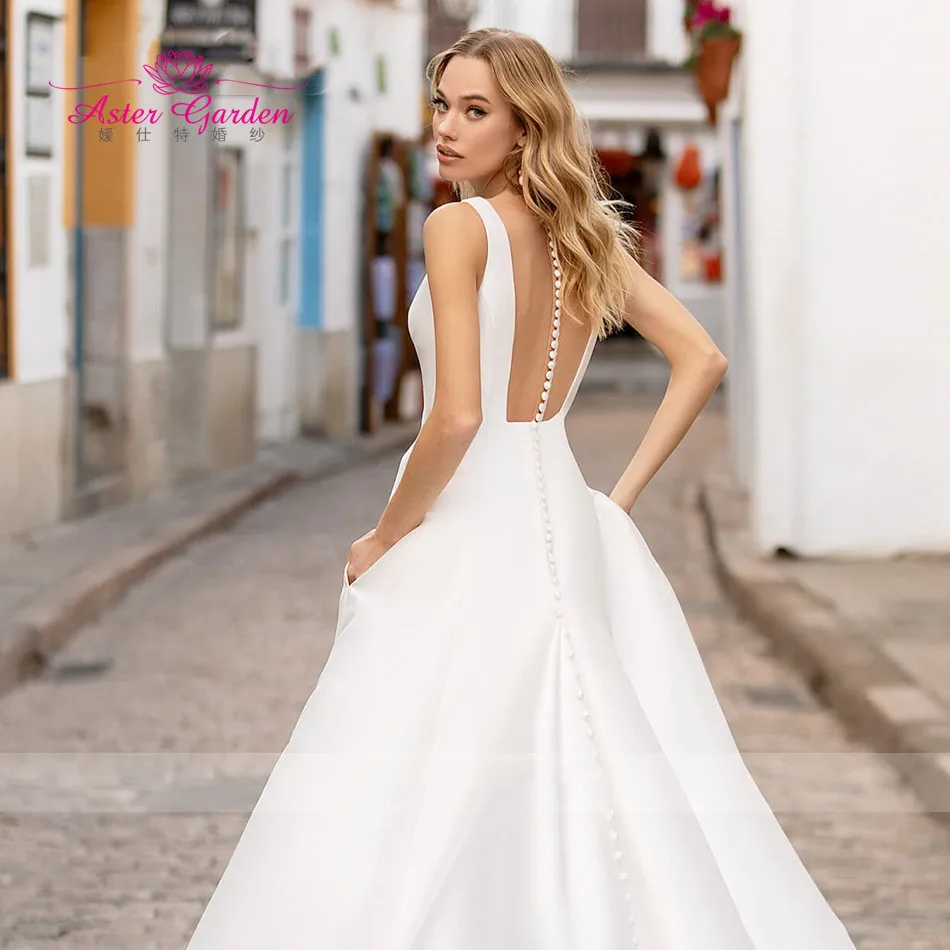 Aster garden Satin Wedding Dress 2021 Graceful Backless Scoop A-Line Sleeveless Button Vintage Bride Gowns Vestido De Noiva