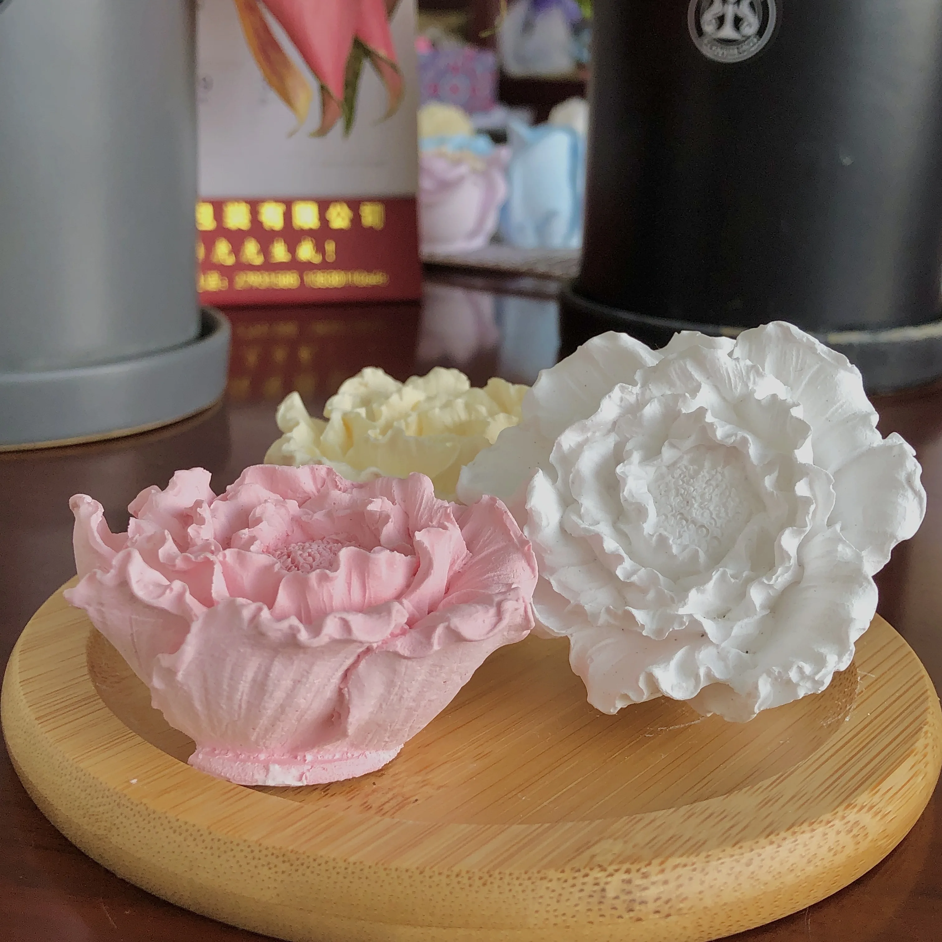 Customized Ceramic Stone Aroma Diffuser Ornaments Flower Shape Essential Oil Stone Diffuser