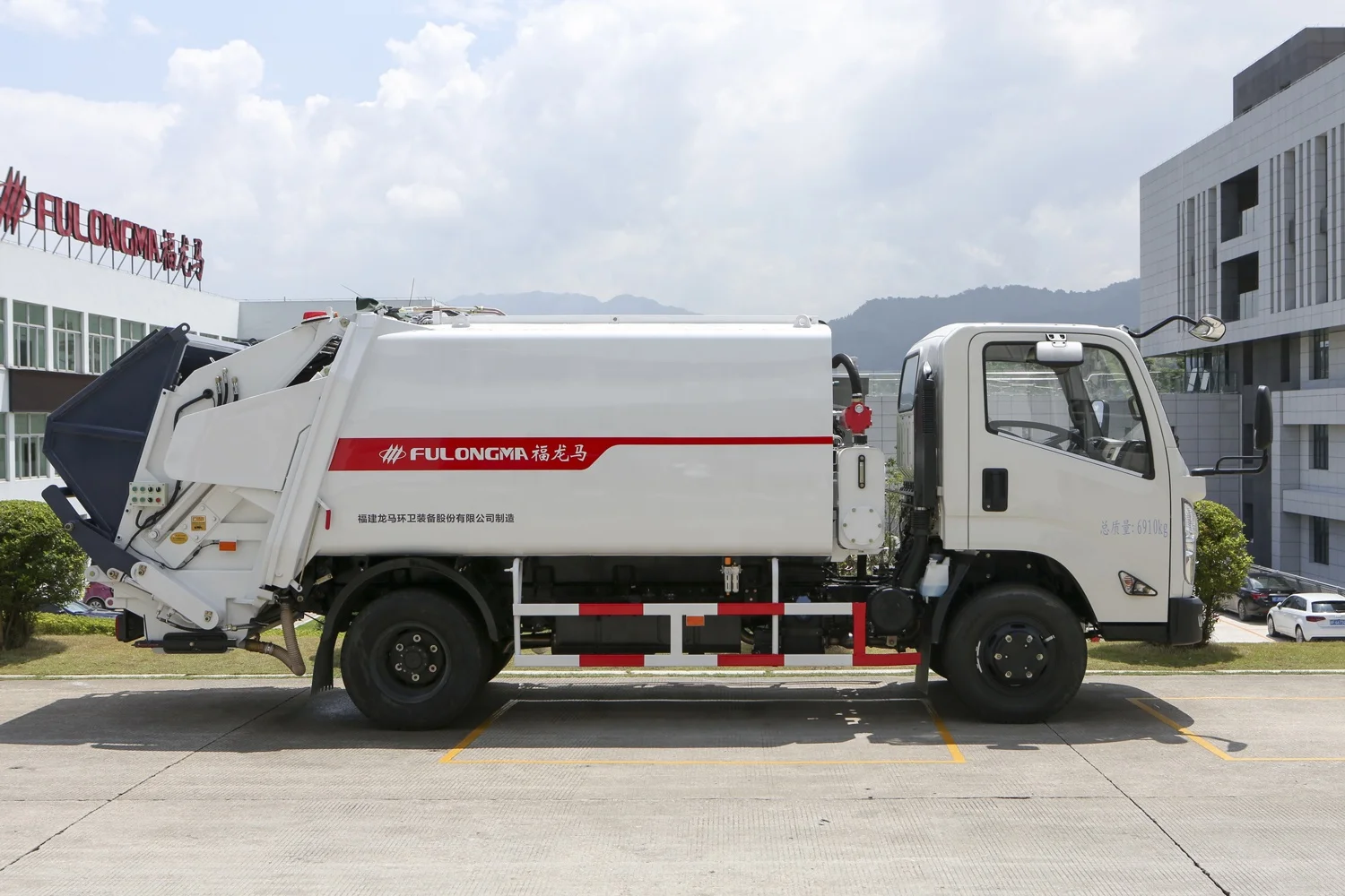 FULONGMA small rear loading garbage truck for sale in Dubai