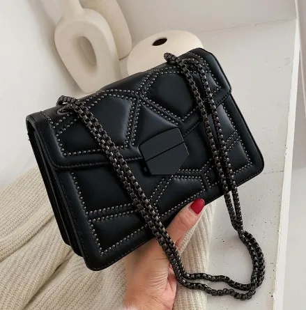 Маленькие сумки через плечо с заклепками и цепочкой для женщин 2020 сумка-мессенджер на плечо женские роскошные сумки