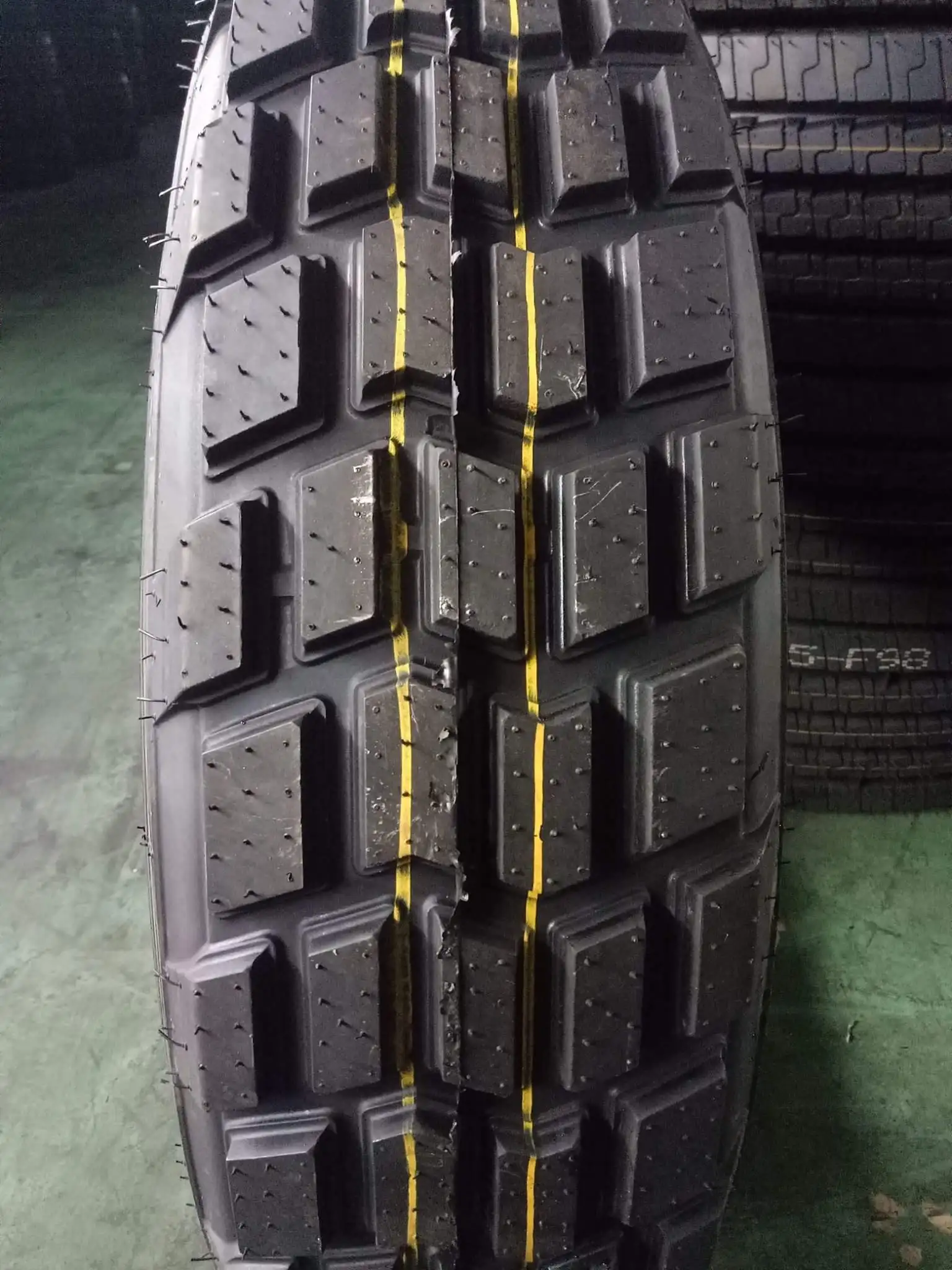 10R17.5 8R17.5 8.5R17.5 10r22.5 9r22.5 Sportrak brand radial truck tyres used for light truck