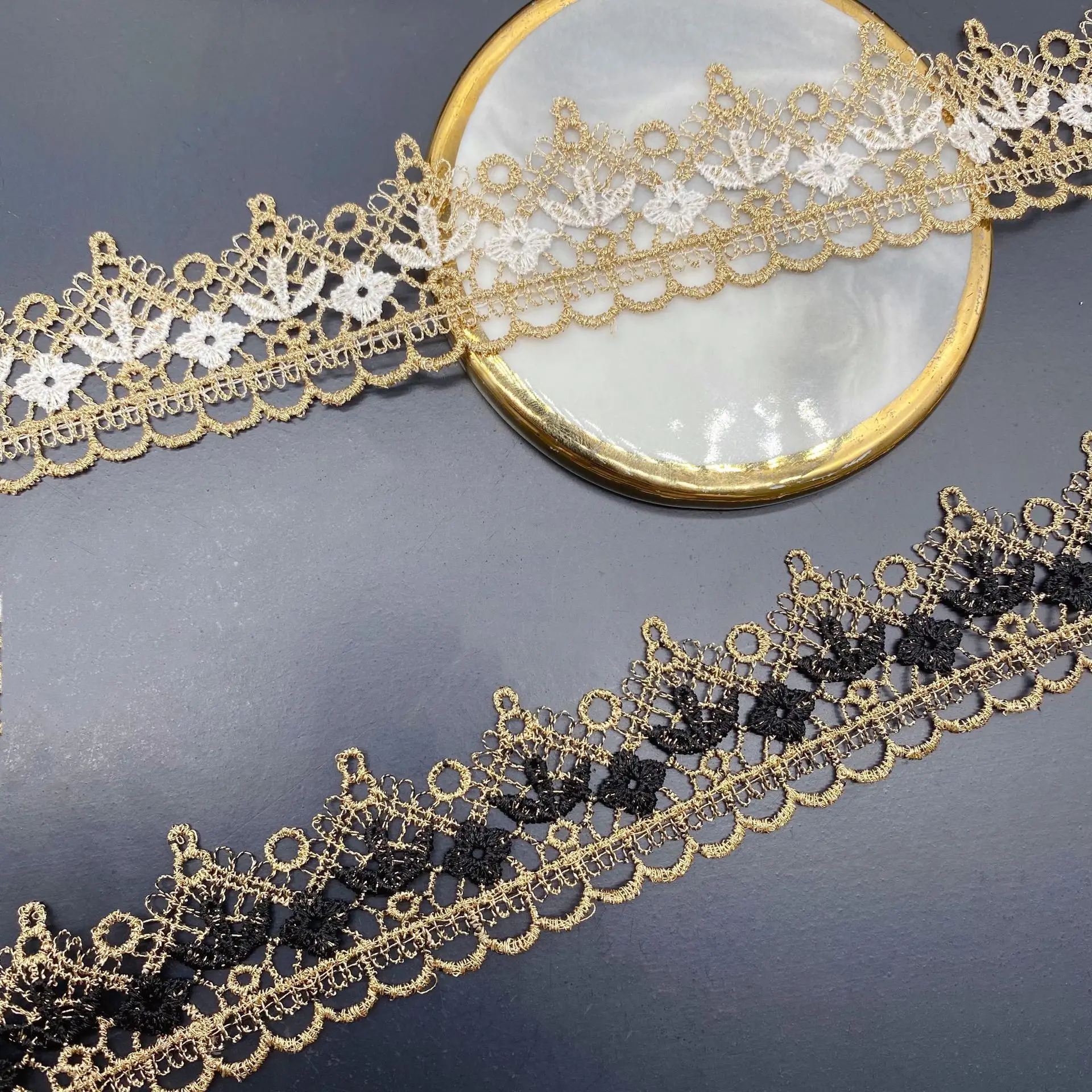 Width 3.6 cm Water Soluble embroidered gold white lace Single wave gold black lace trim For Dress Home textile