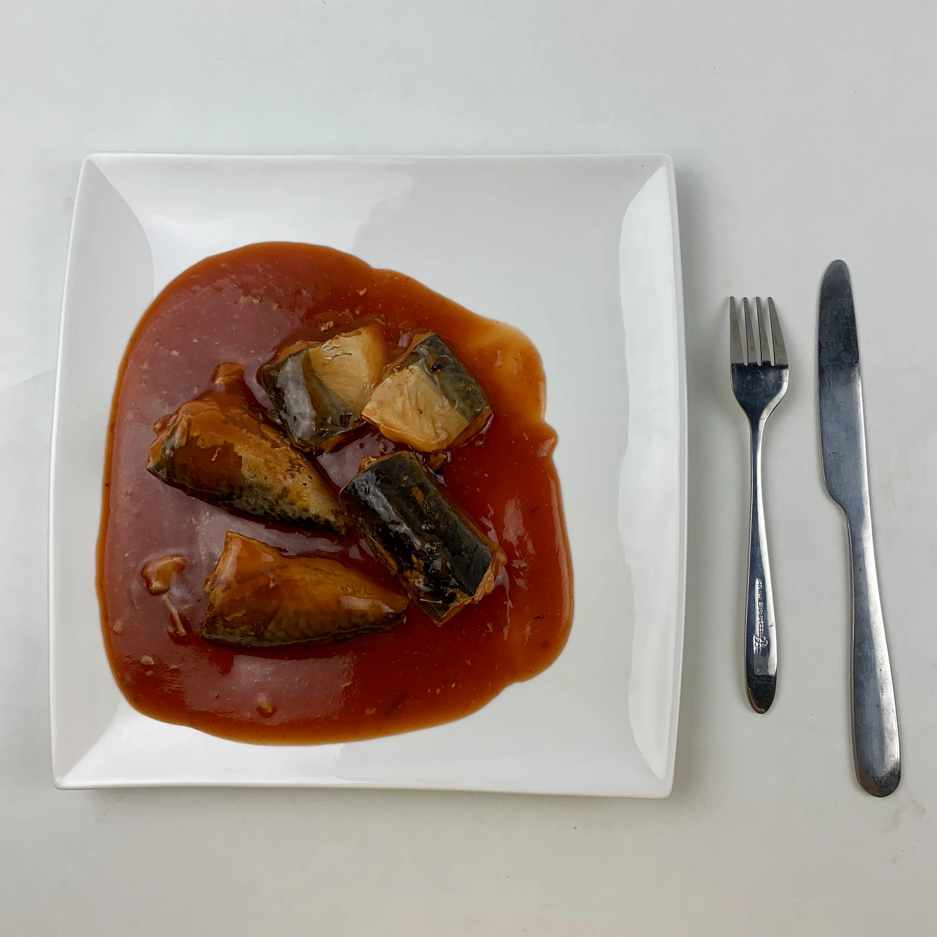 Manufacturers price mackerel canned in tomato sauce oil brine mackerel tin fish norway