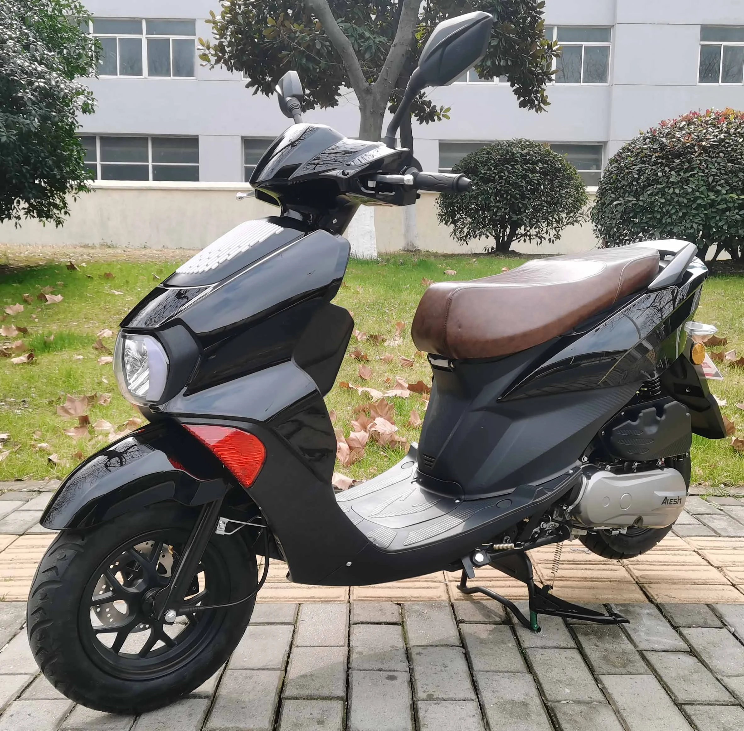 2024 new design gas scooter in 125cc/150cc good drive test