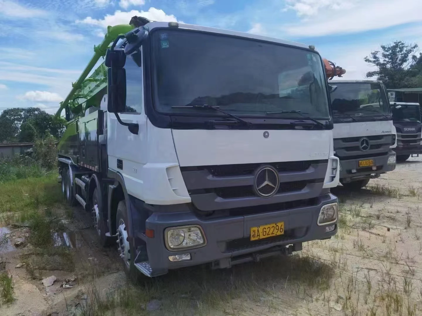 Used Zoomlion 13-14 Zoomlion Benz 52m (Remanufactured) Used Concrete Pump Trucks in Good Condition