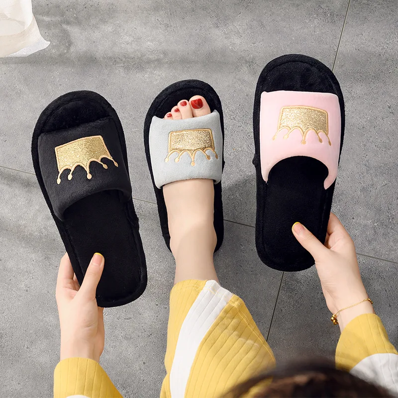 Casual Fluffy Slippers Women Home Flats Elegant Crown Designer Shoes Girls 2024 Fashion Cotton Open Toe Platform Slides House Ca