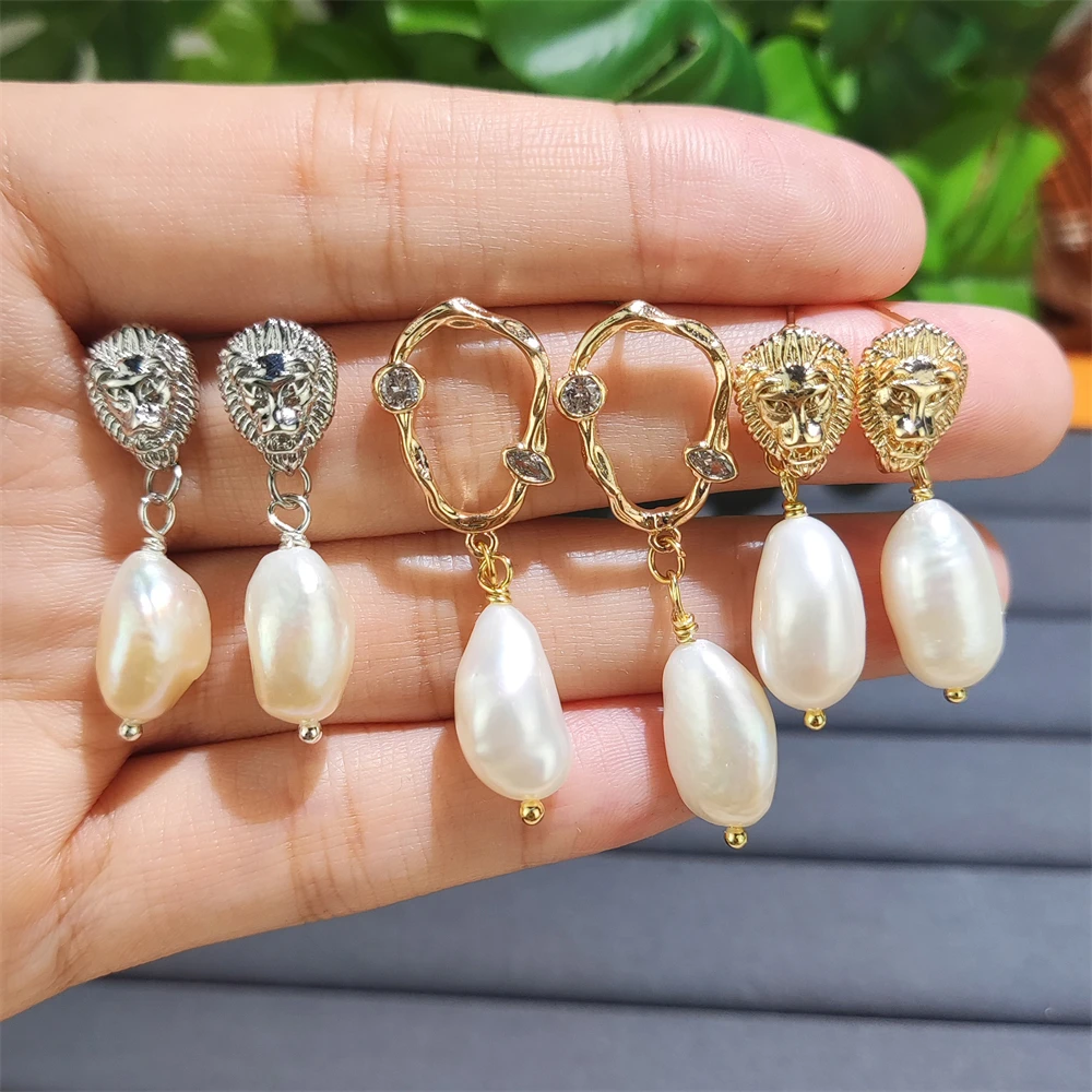 Wholesale korean fashion jewellery real white fresh water pearl irregular gold stud paved zircon baroque pearl earrings for girl