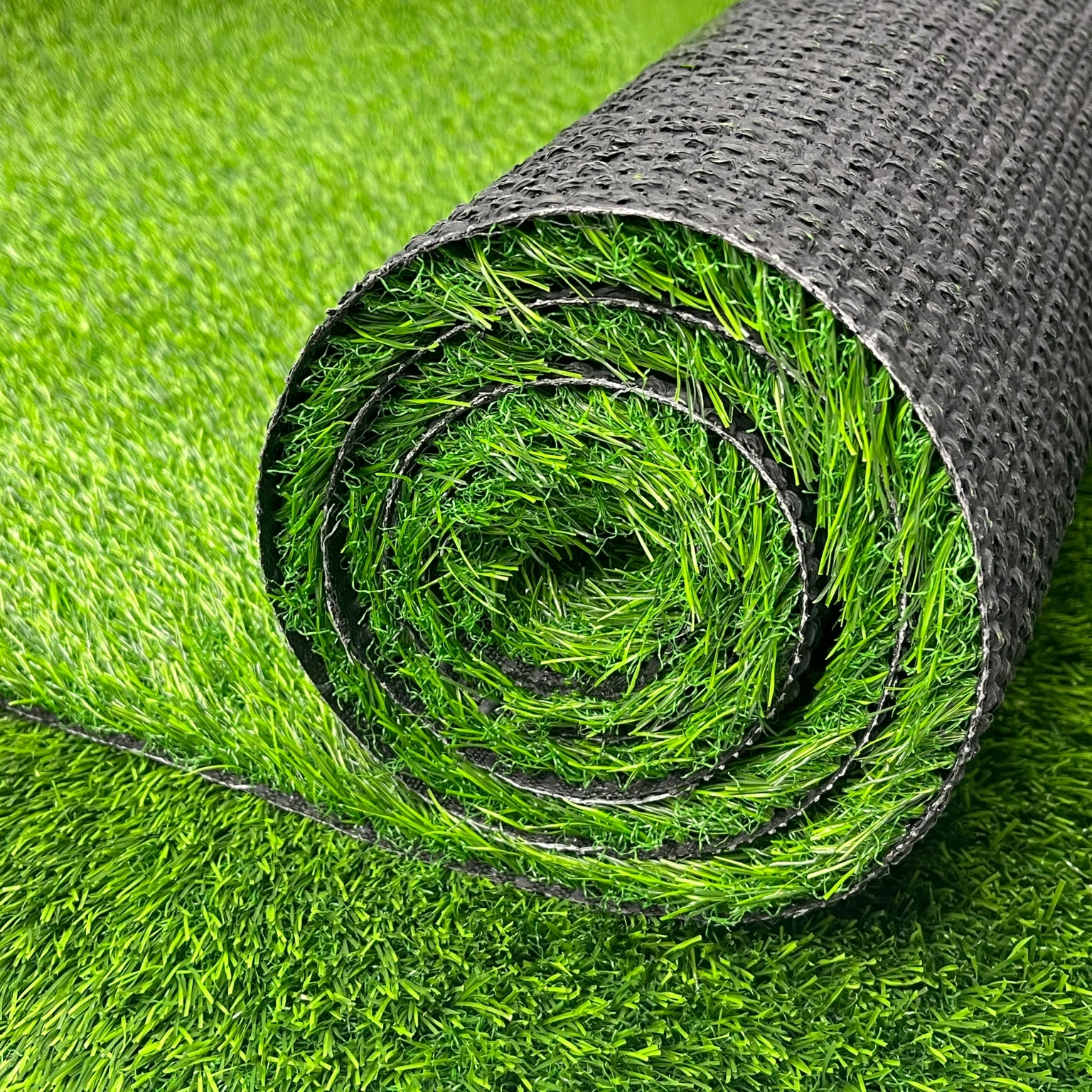 New PP Material Sports Floor Artificial Grass Carpet for Outdoor Football Landscaping for Indoor and Outdoor Use
