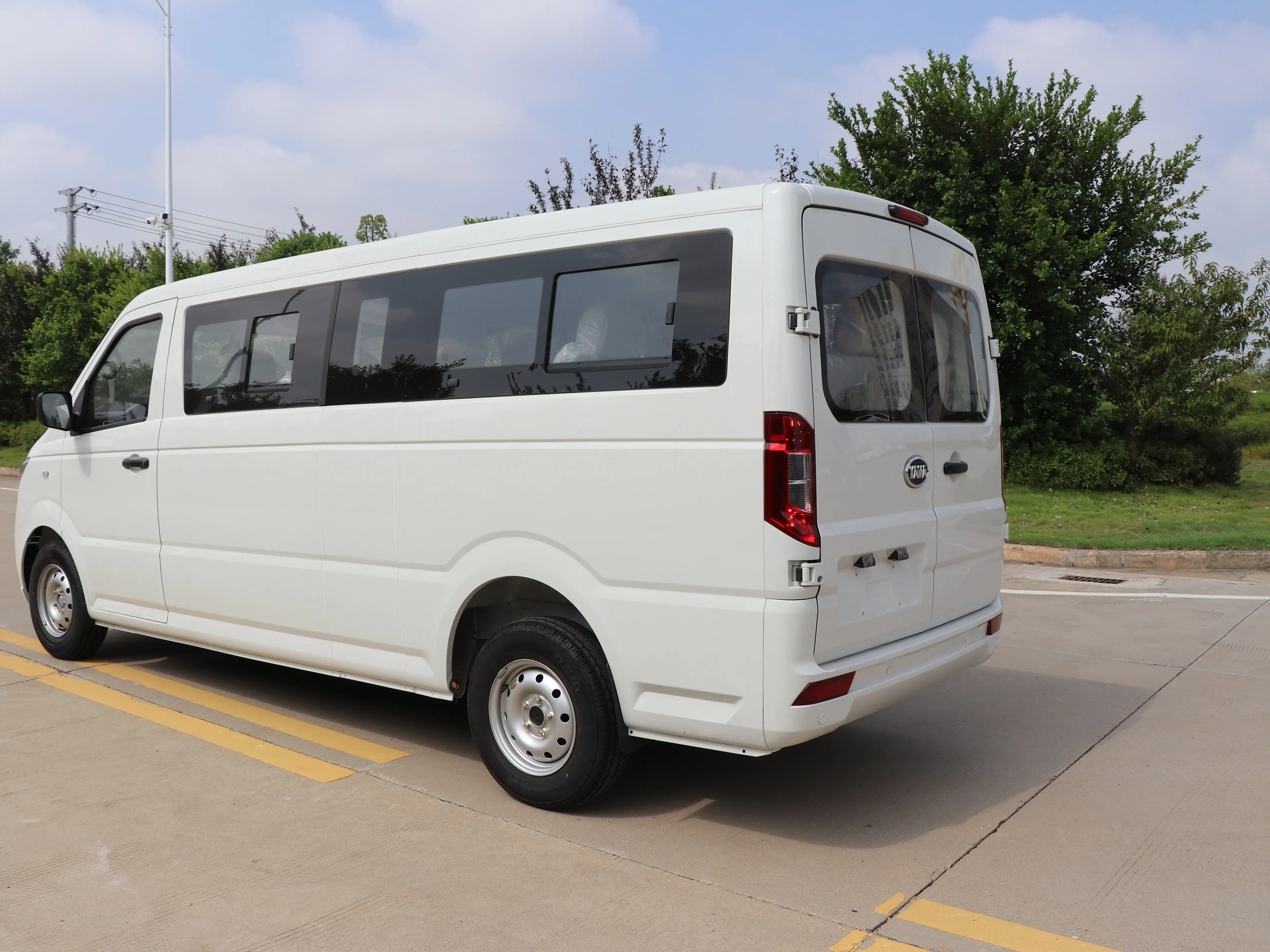 High Quality Wholesale 14 Seats UTV 41.93kWh Electric Van KAMA ES7 Electric Passenger Van