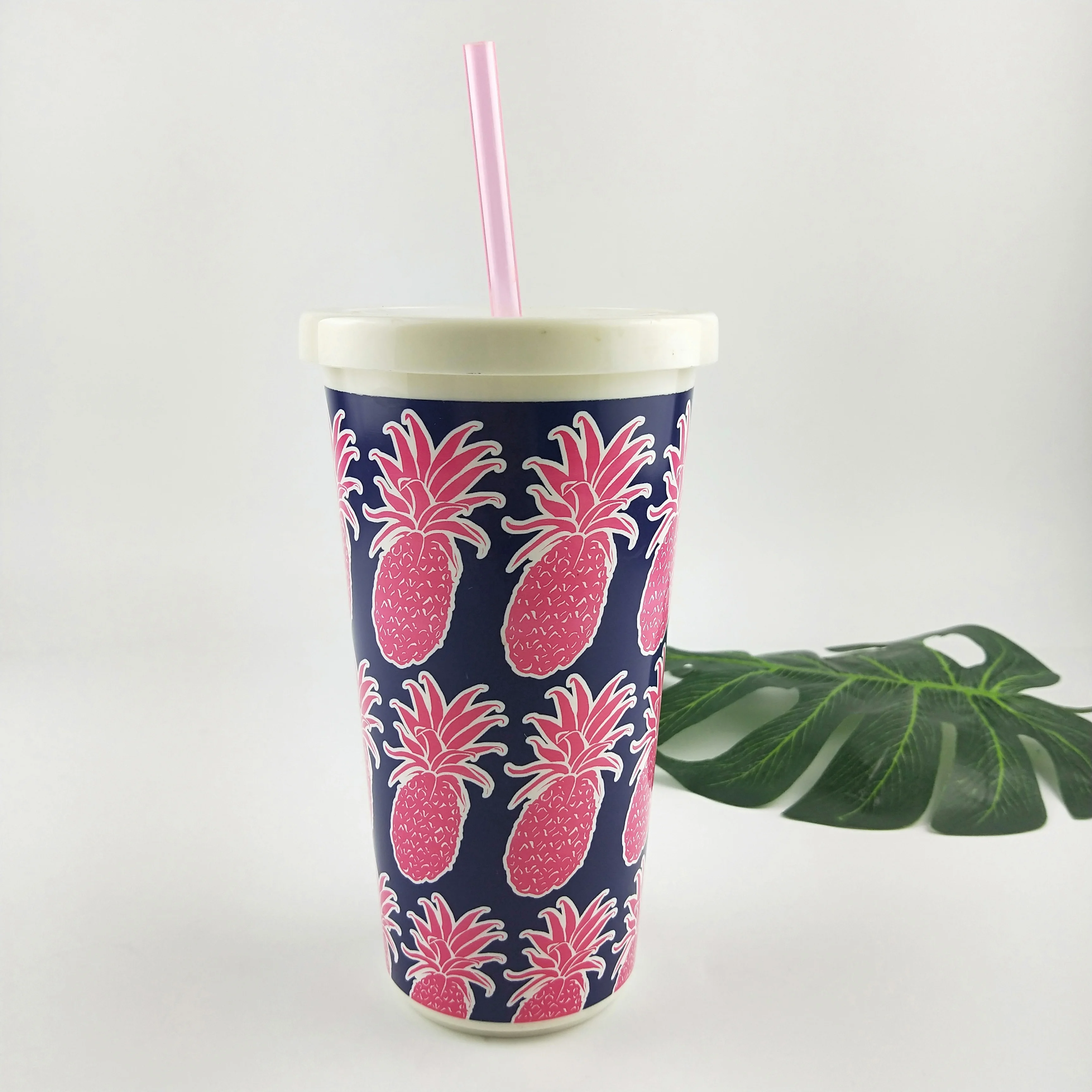 Изолированный пластиковый стакан Kate New York с многоразовой соломинкой, 20 унций, золотистый