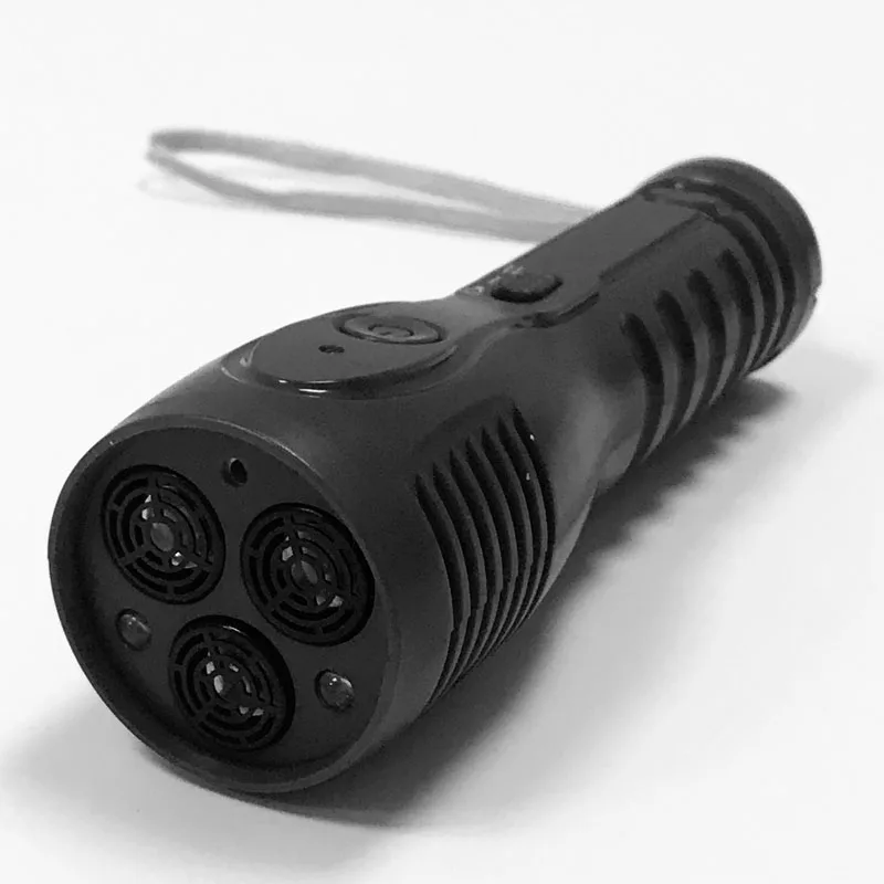2020 NEW 3 head high power electronic ultrasonic sound dog repeller USB rechargable ultrasonic dog repeller with flashlight